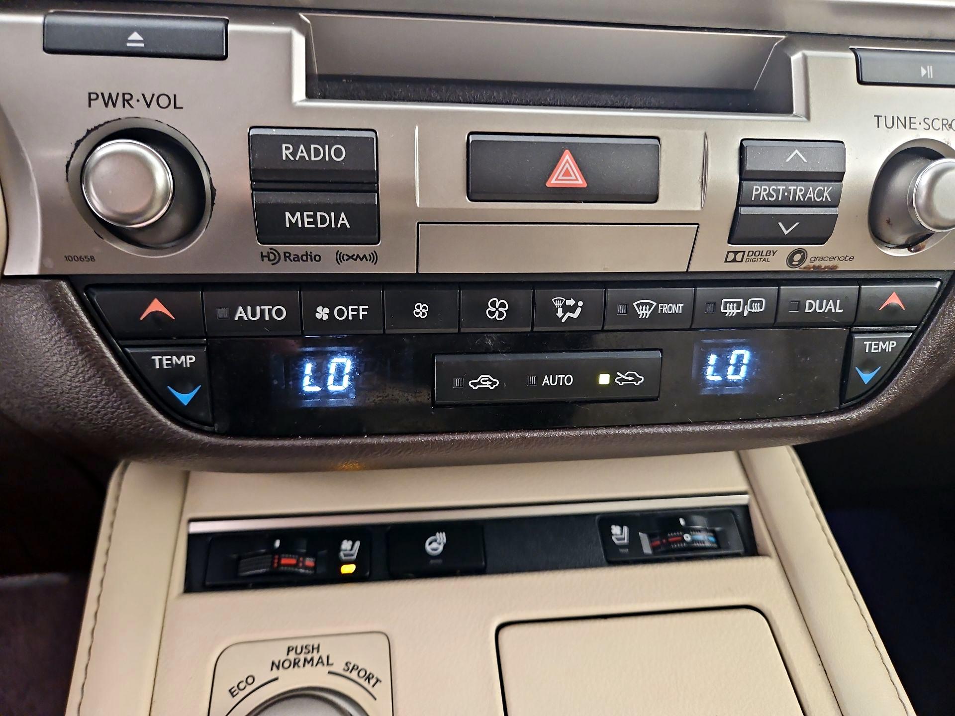 Thumbnail: 2017 Lexus ES - 17