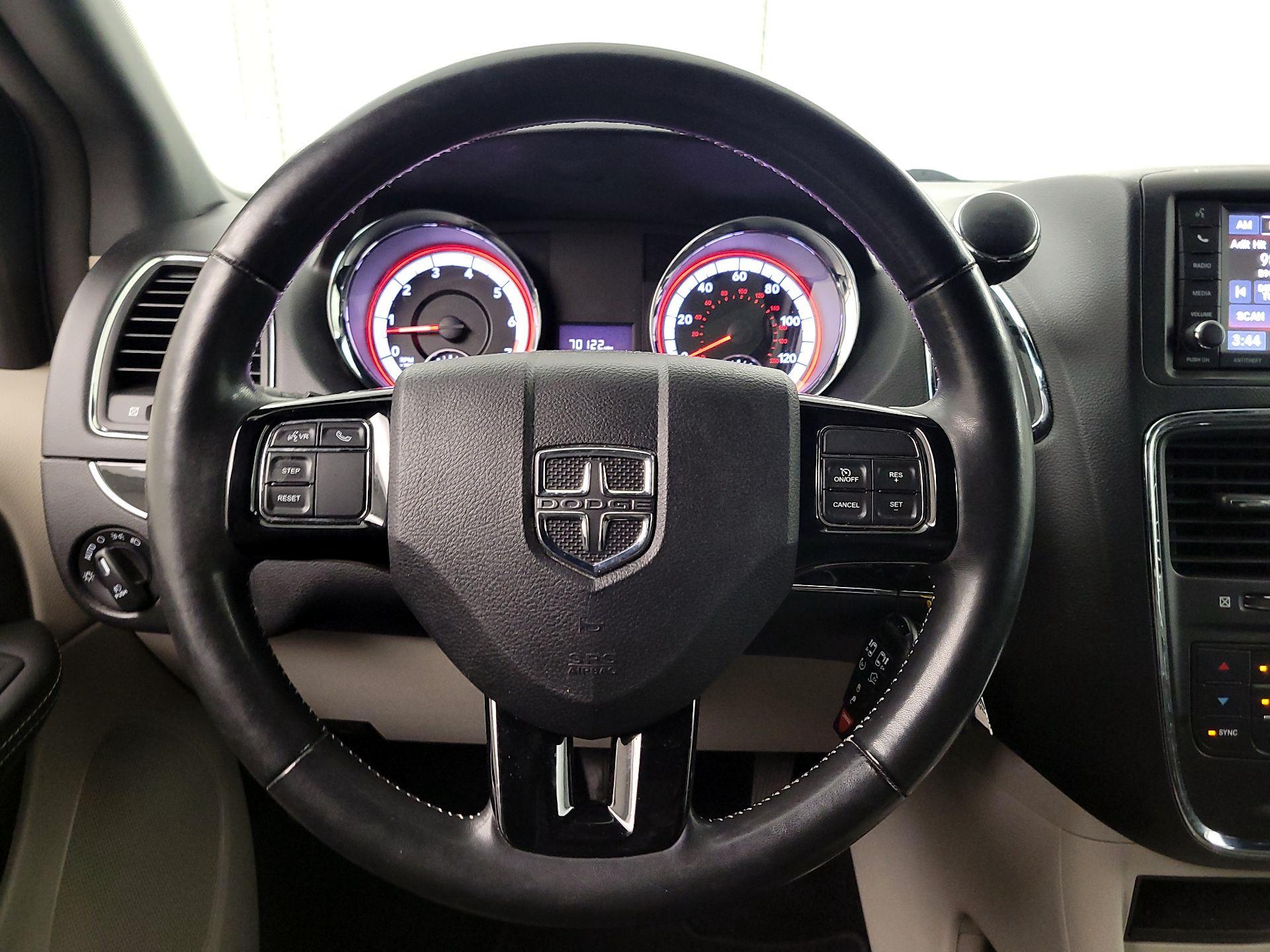 Thumbnail: 2020 Dodge Grand Caravan - 10
