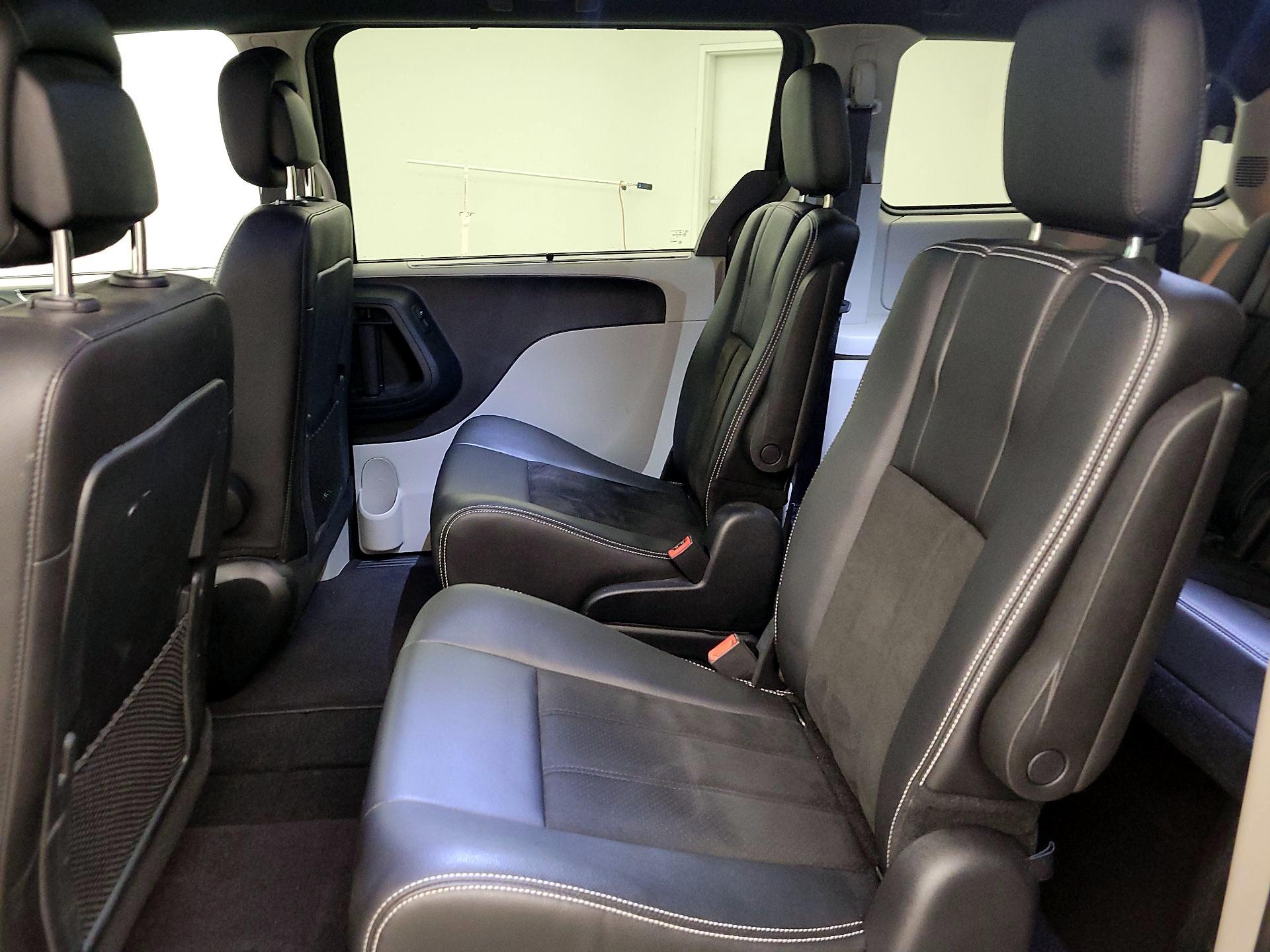 Thumbnail: 2020 Dodge Grand Caravan - 19