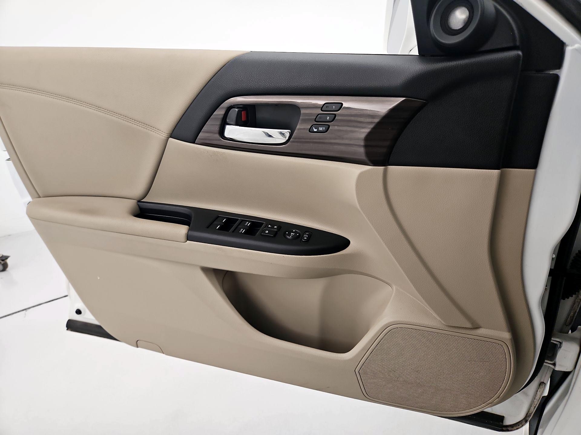 Thumbnail: 2017 Honda Accord - 12