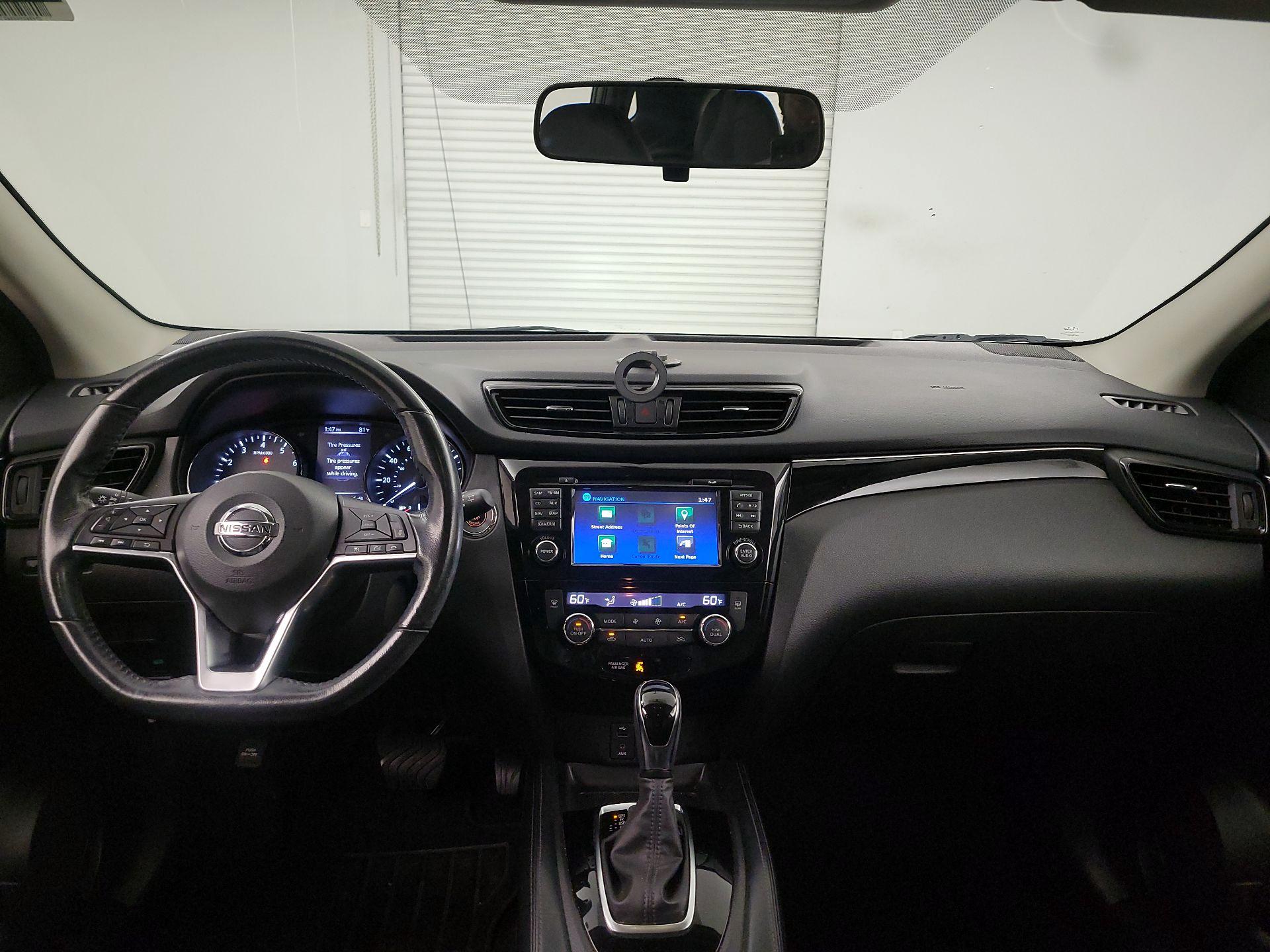 Thumbnail: 2018 Nissan Rogue Sport - 9