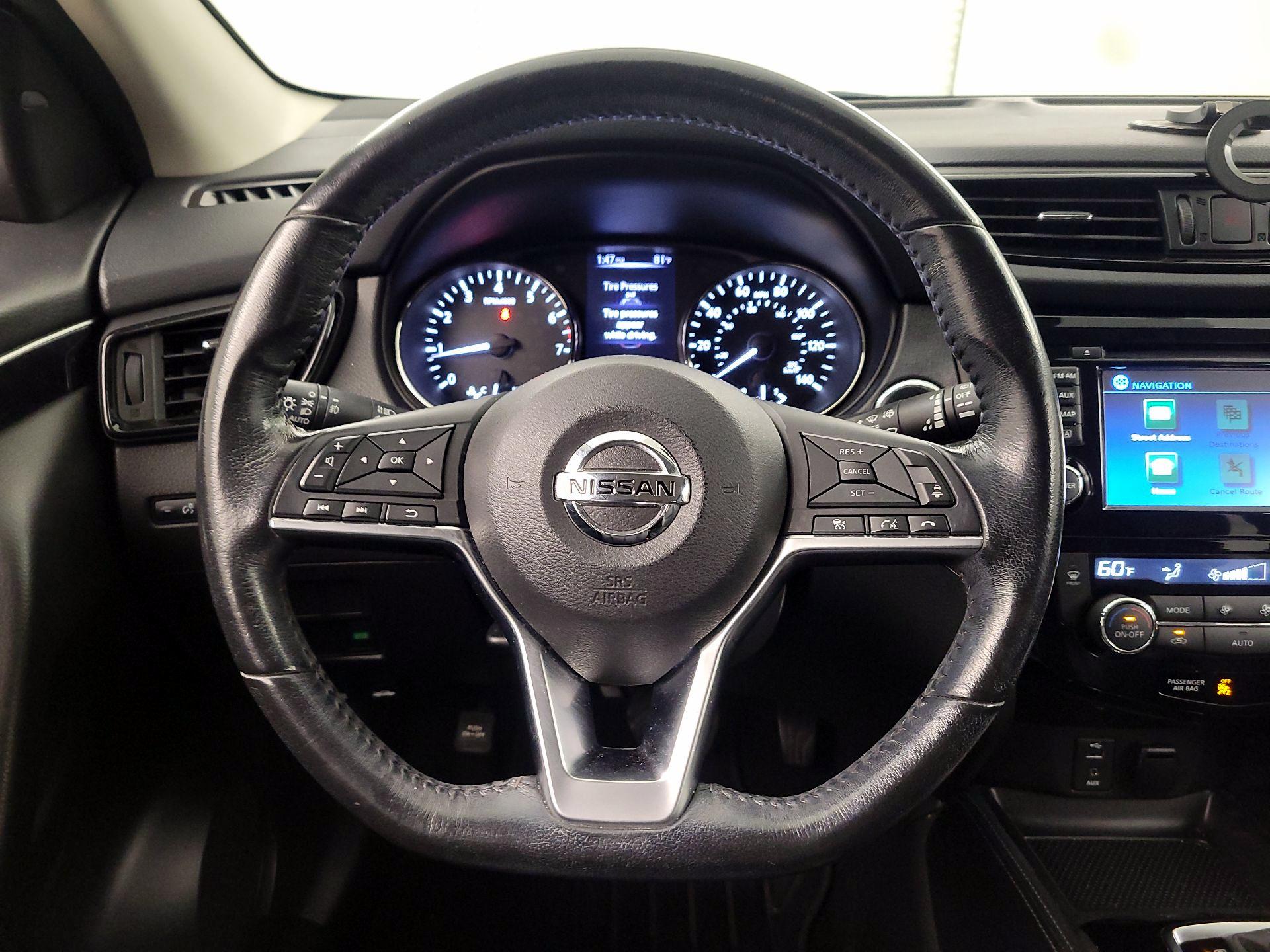 Thumbnail: 2018 Nissan Rogue Sport - 10