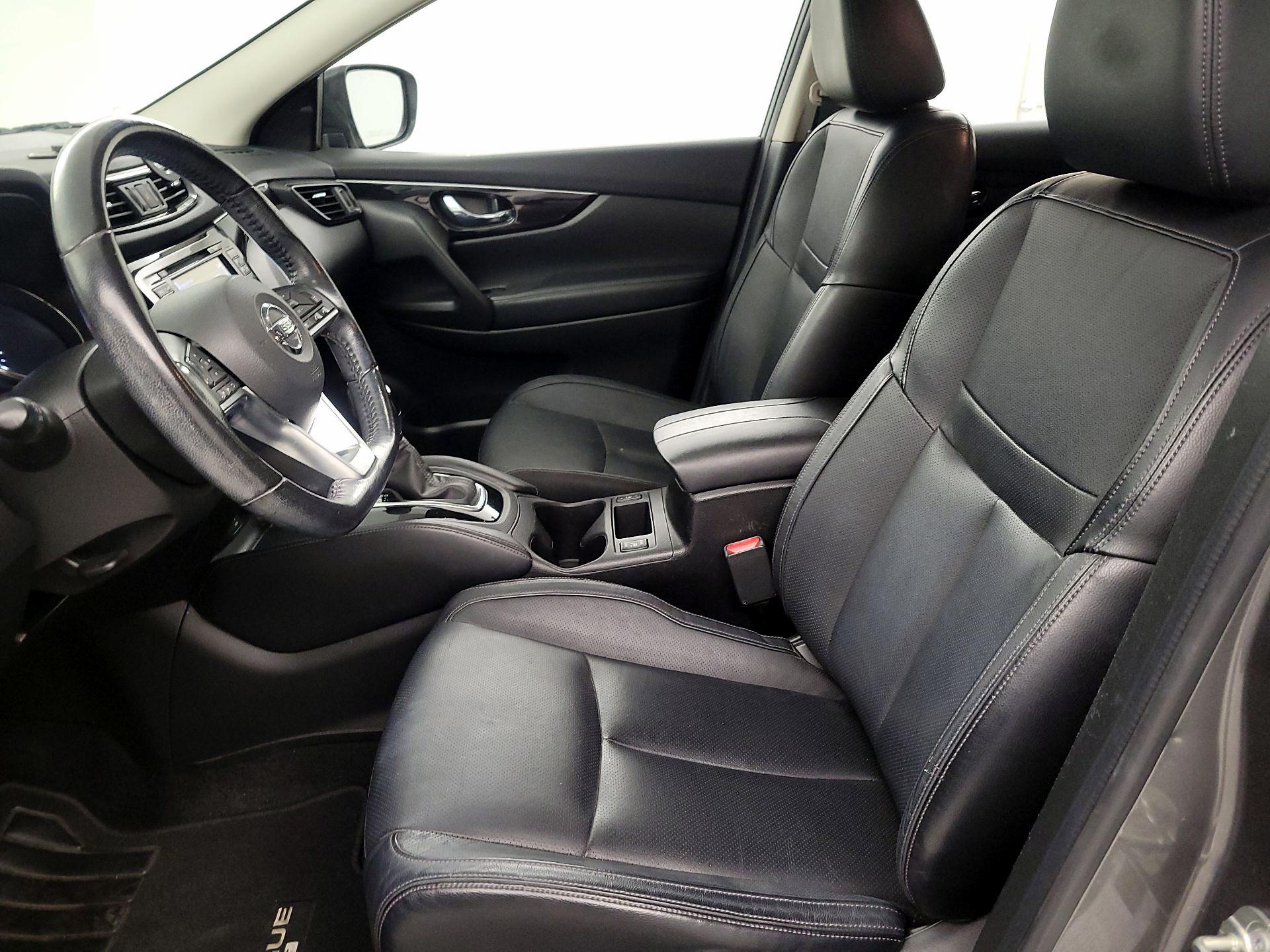 Thumbnail: 2018 Nissan Rogue Sport - 11