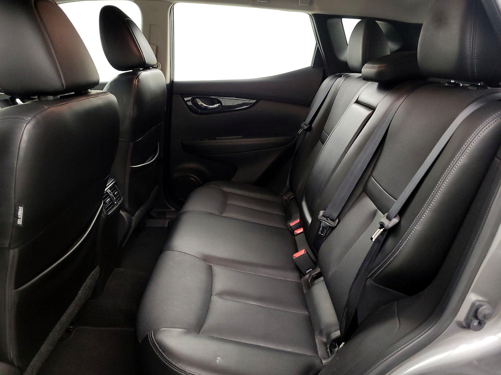 Thumbnail: 2018 Nissan Rogue Sport - 20