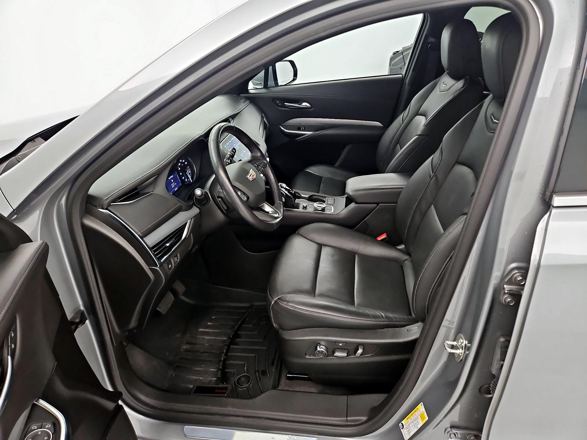 Thumbnail: 2023 Cadillac XT4 - 11