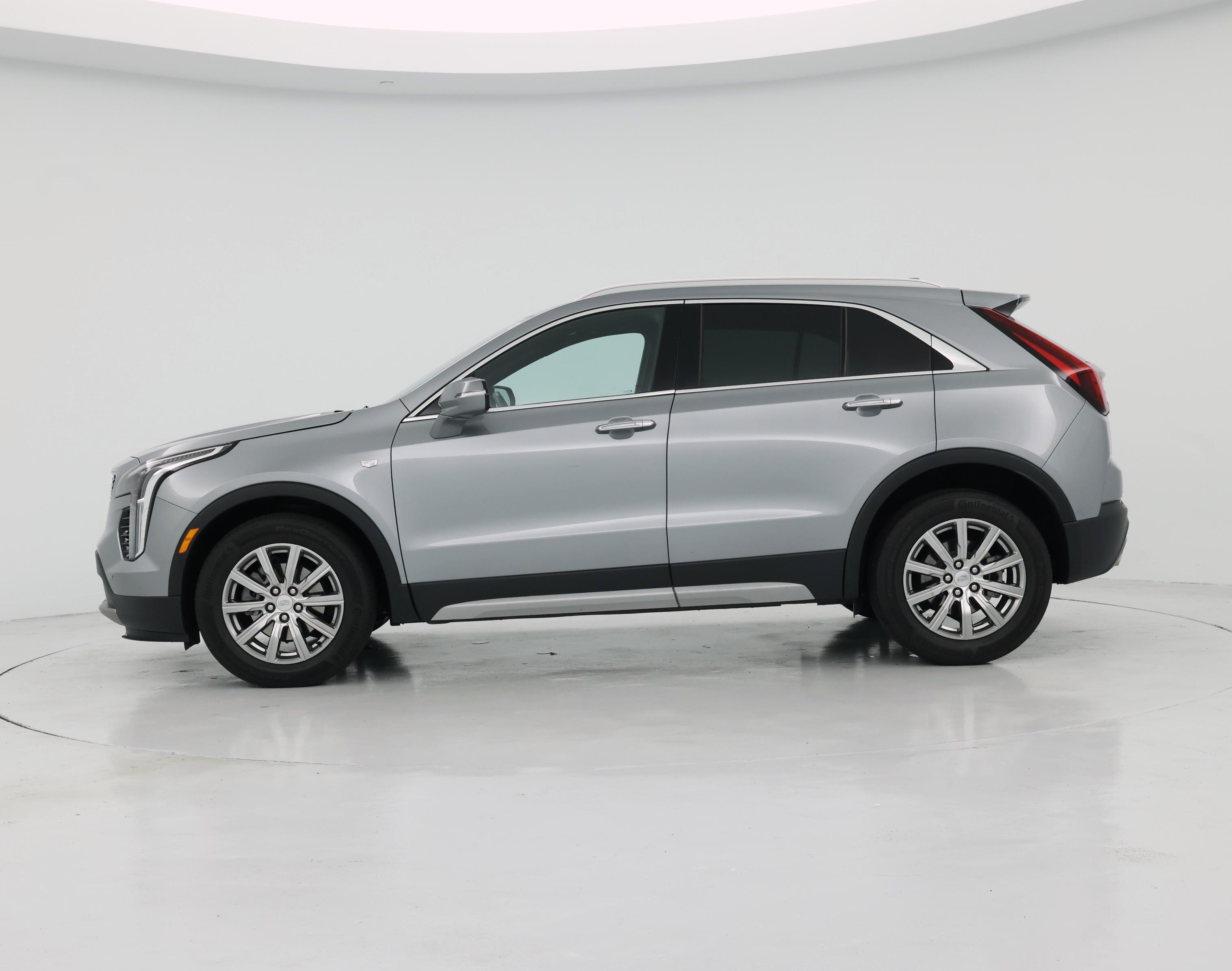 Thumbnail: 2023 Cadillac XT4 - 3