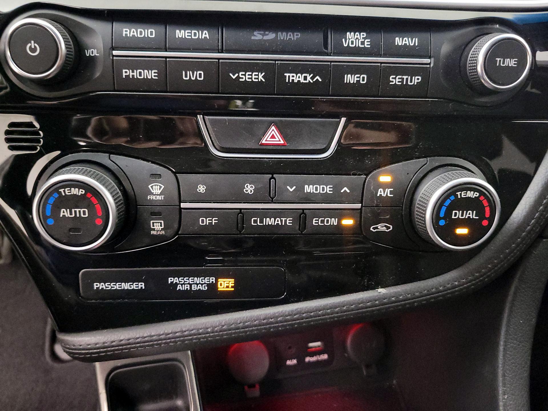 Thumbnail: 2015 Kia Optima - 17