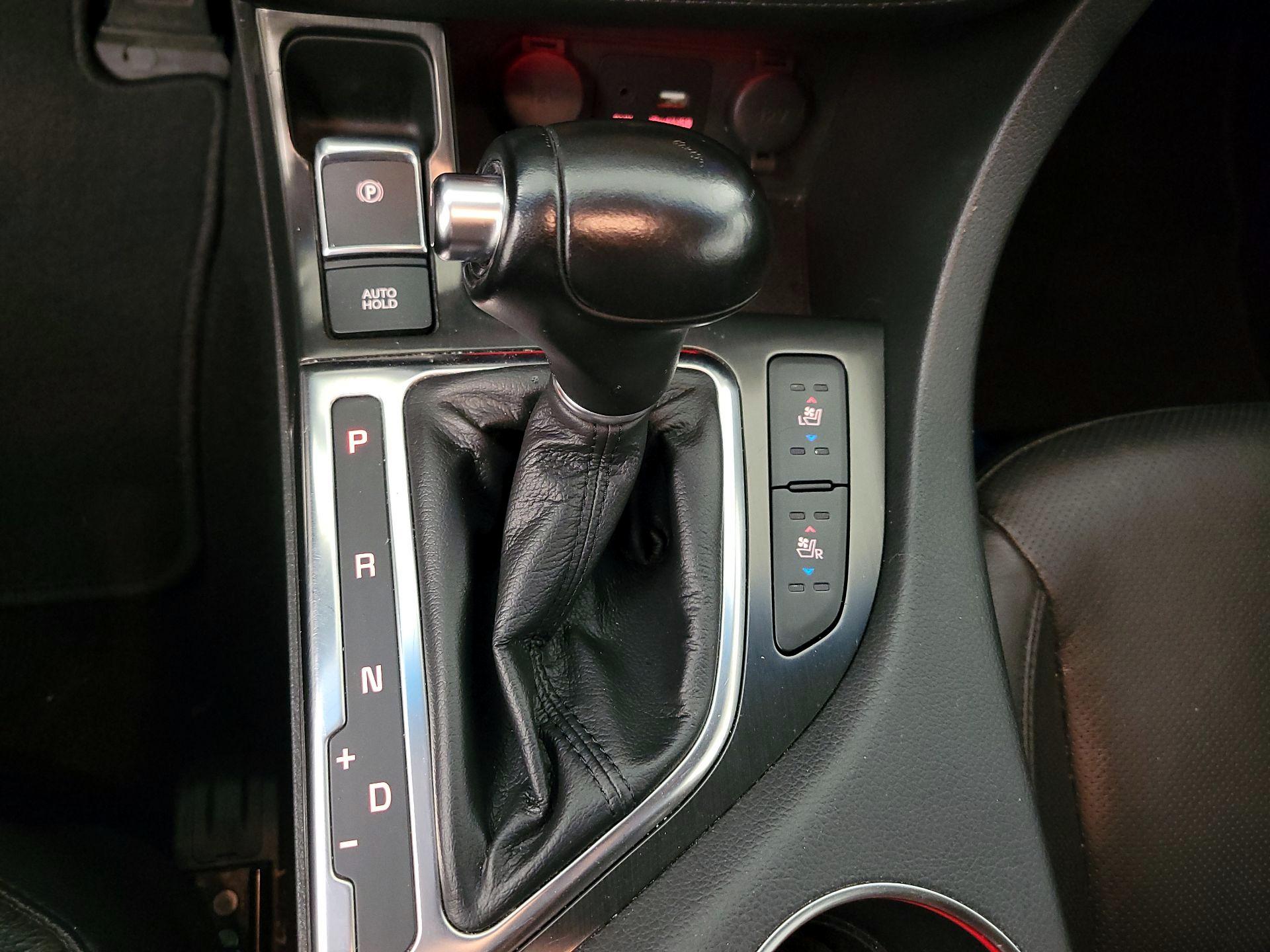 Thumbnail: 2015 Kia Optima - 18