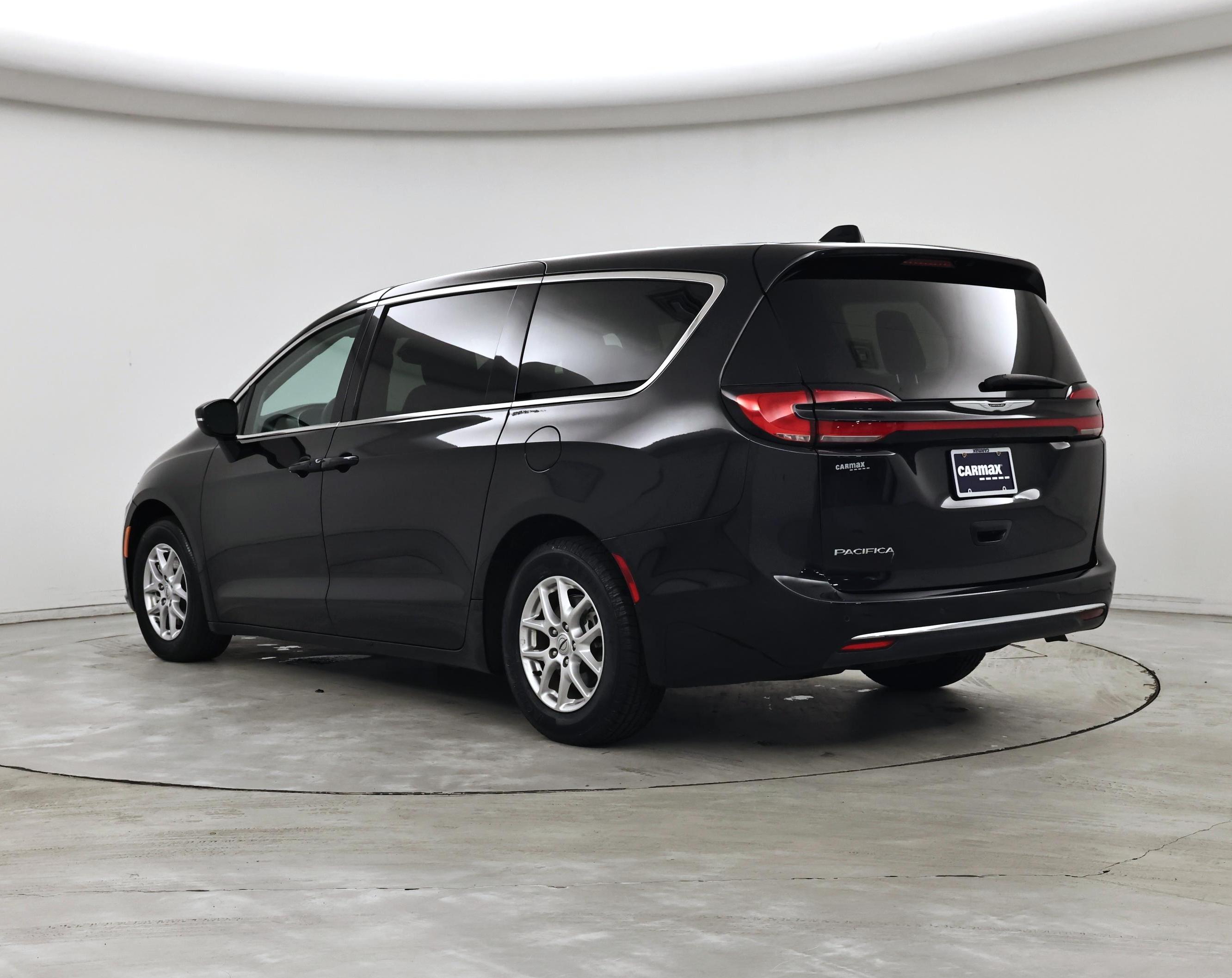 Thumbnail: 2023 Chrysler Pacifica - 2