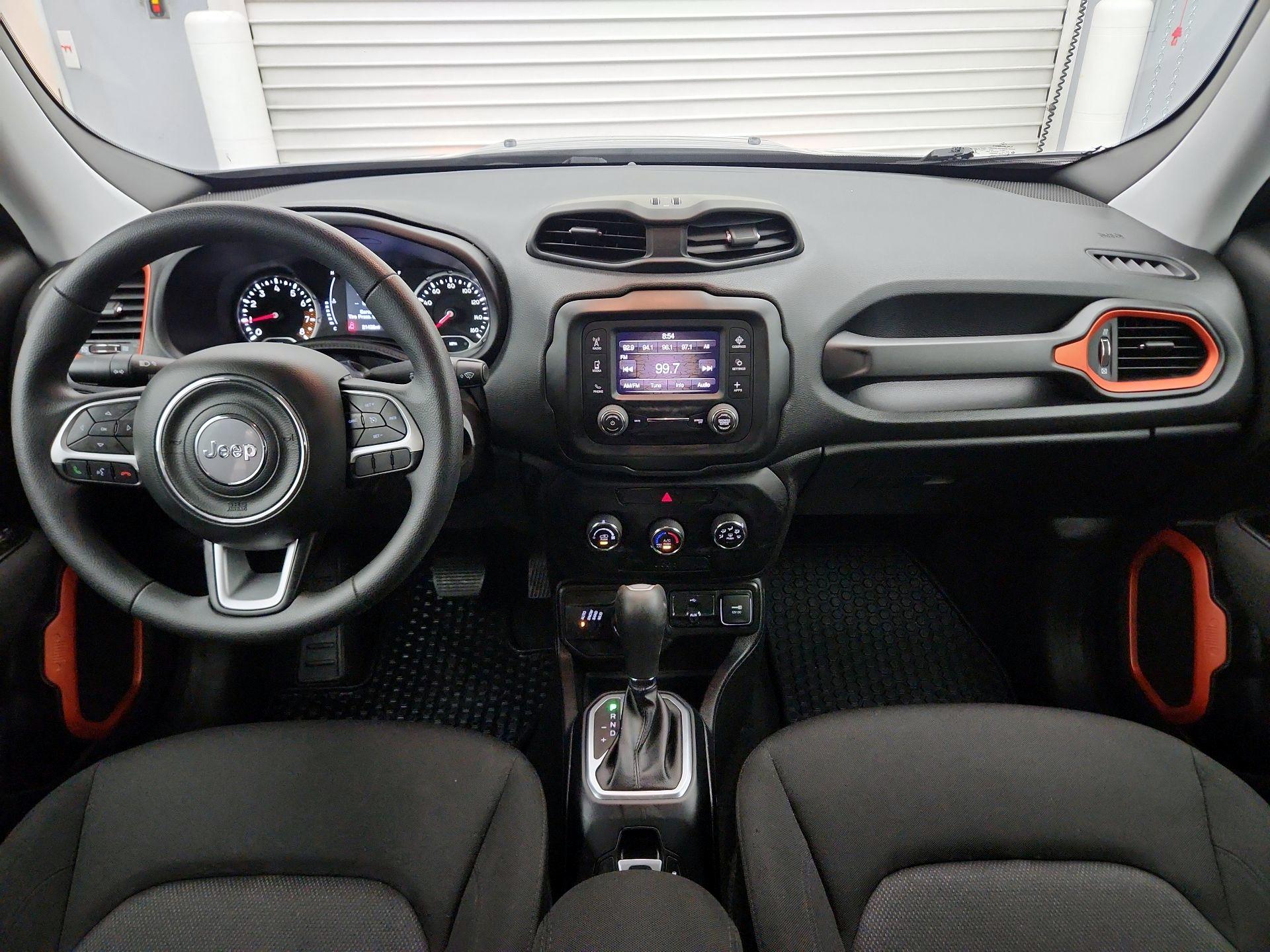 Thumbnail: 2020 Jeep Renegade - 9