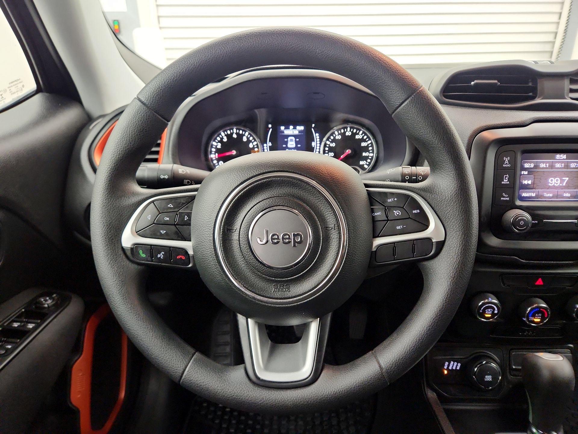 Thumbnail: 2020 Jeep Renegade - 10