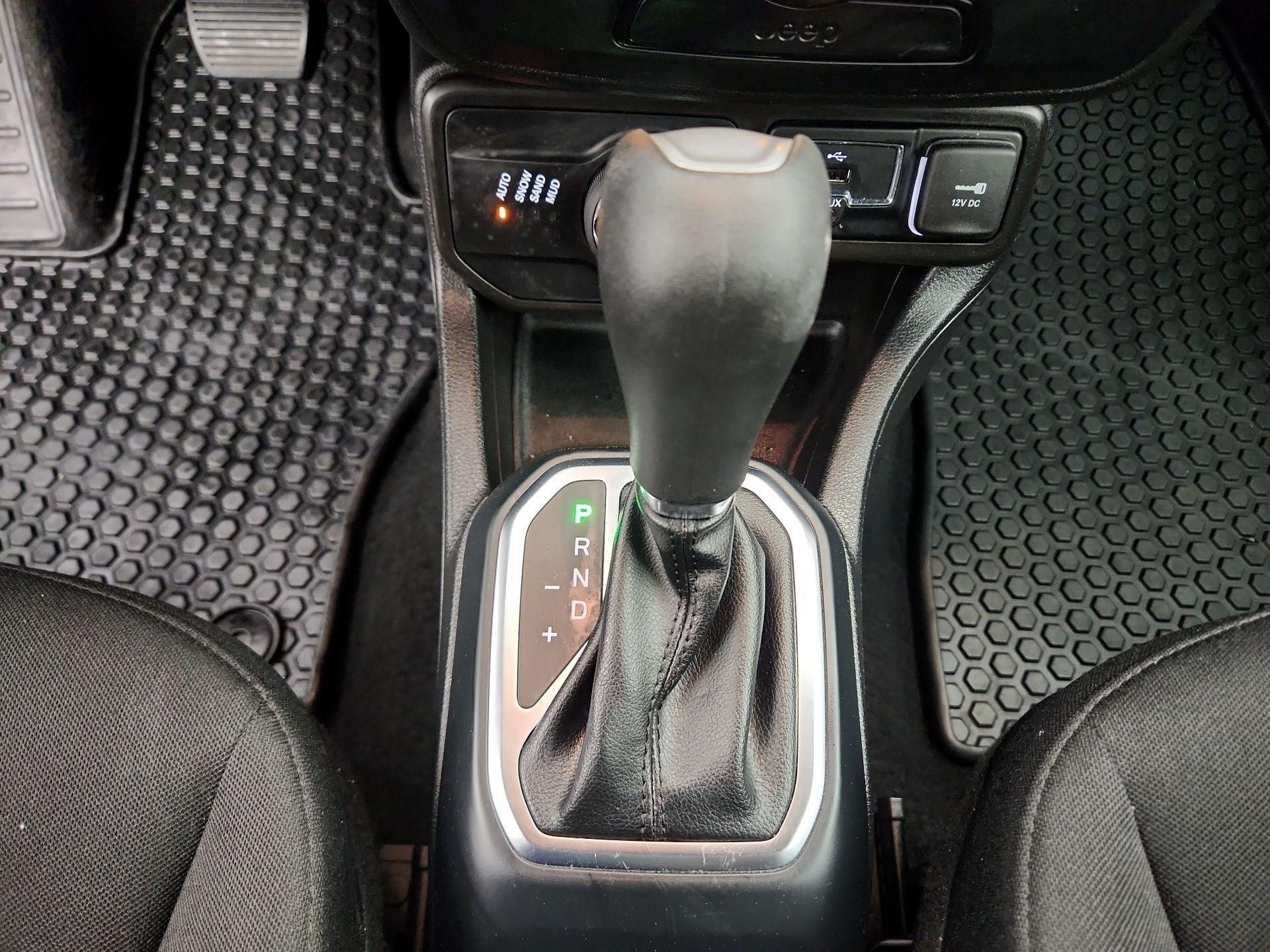 Thumbnail: 2020 Jeep Renegade - 17