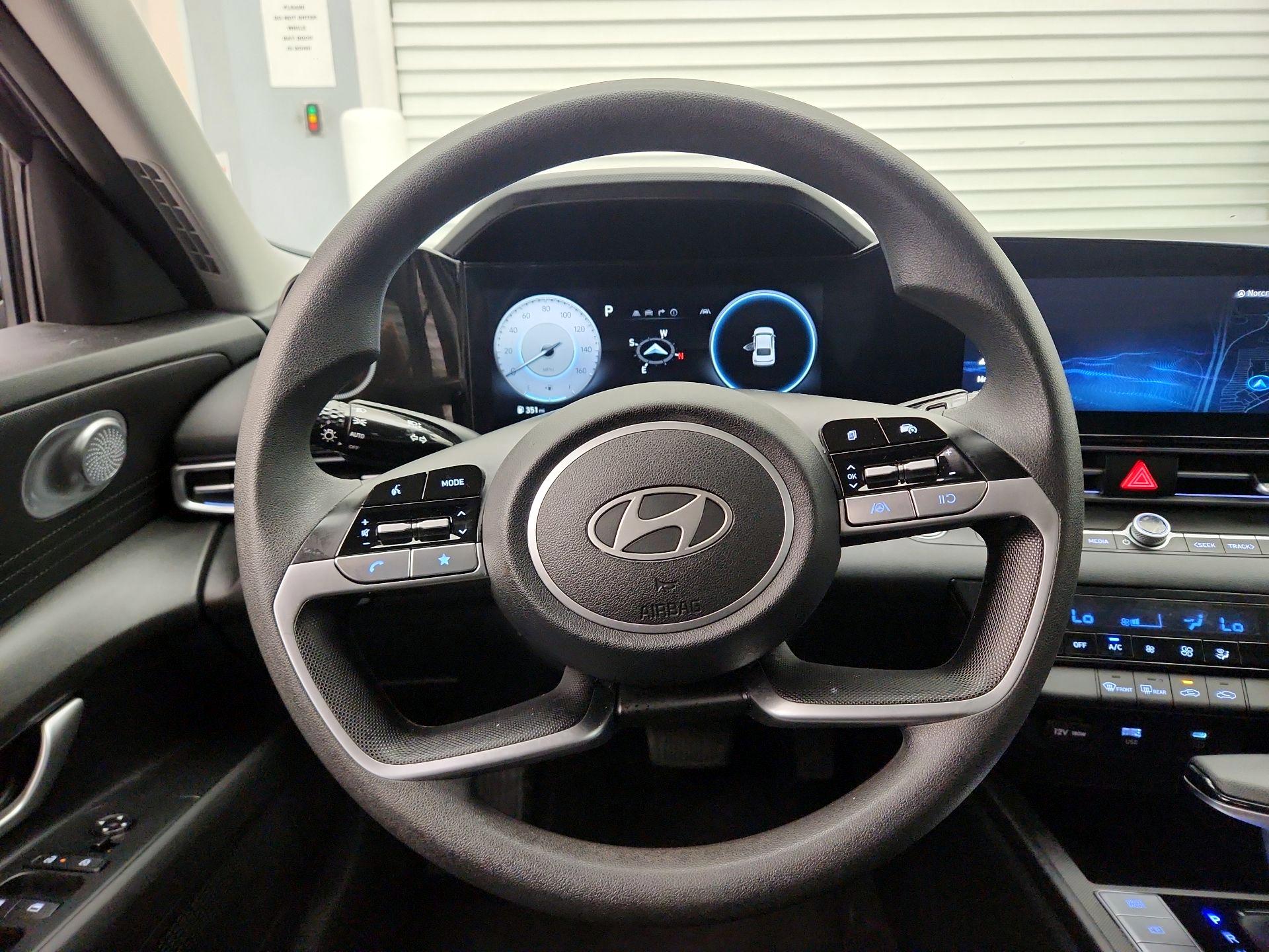 Thumbnail: 2024 Hyundai Elantra - 10