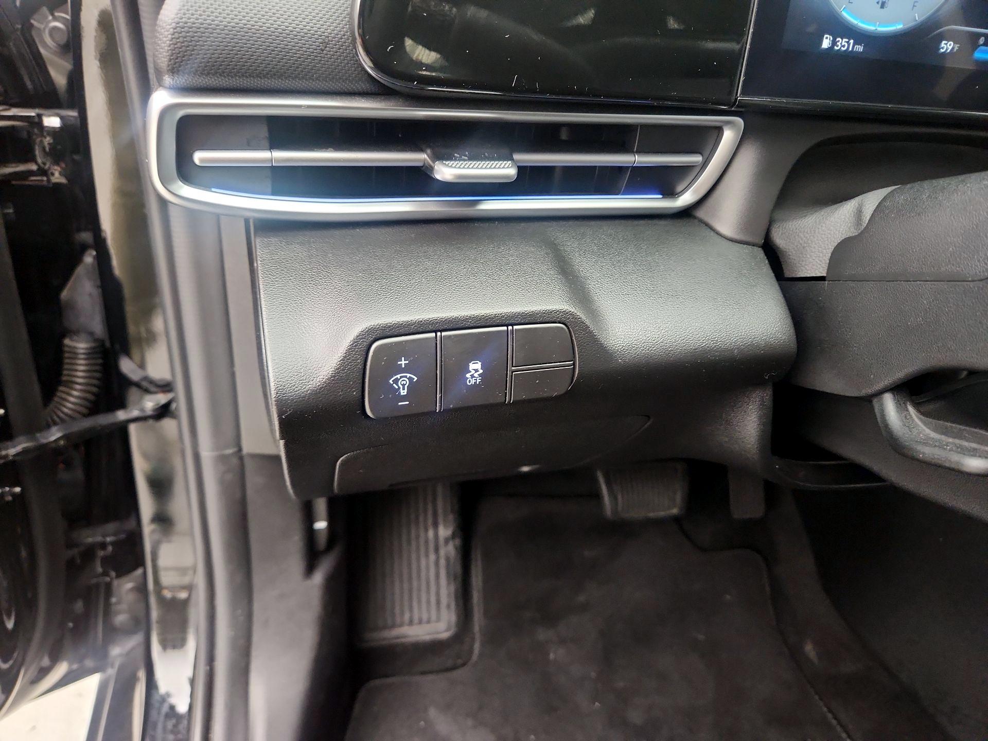 Thumbnail: 2024 Hyundai Elantra - 13