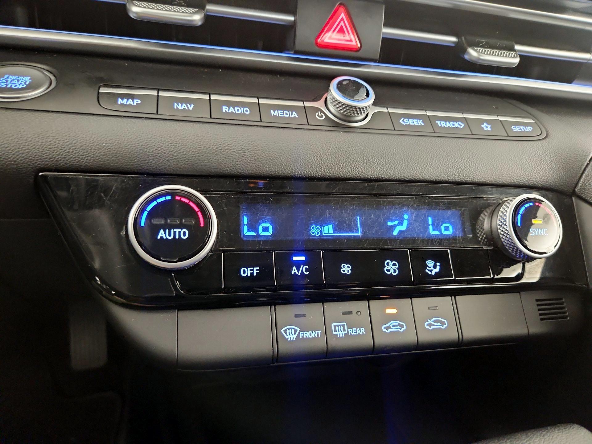 Thumbnail: 2024 Hyundai Elantra - 17