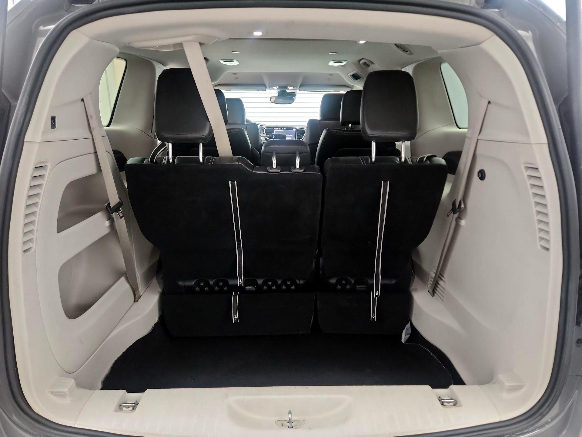 Thumbnail: 2023 Chrysler Pacifica - 20