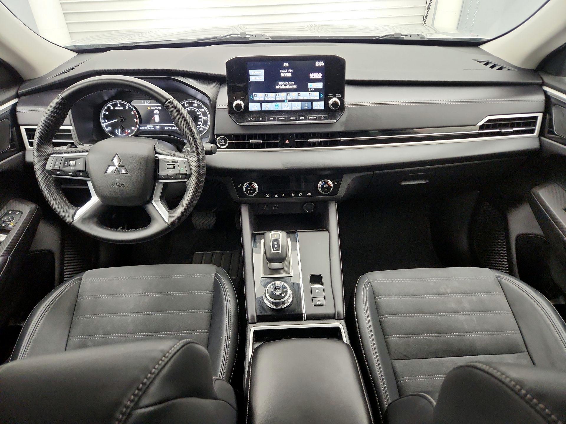 Thumbnail: 2023 Mitsubishi Outlander - 9