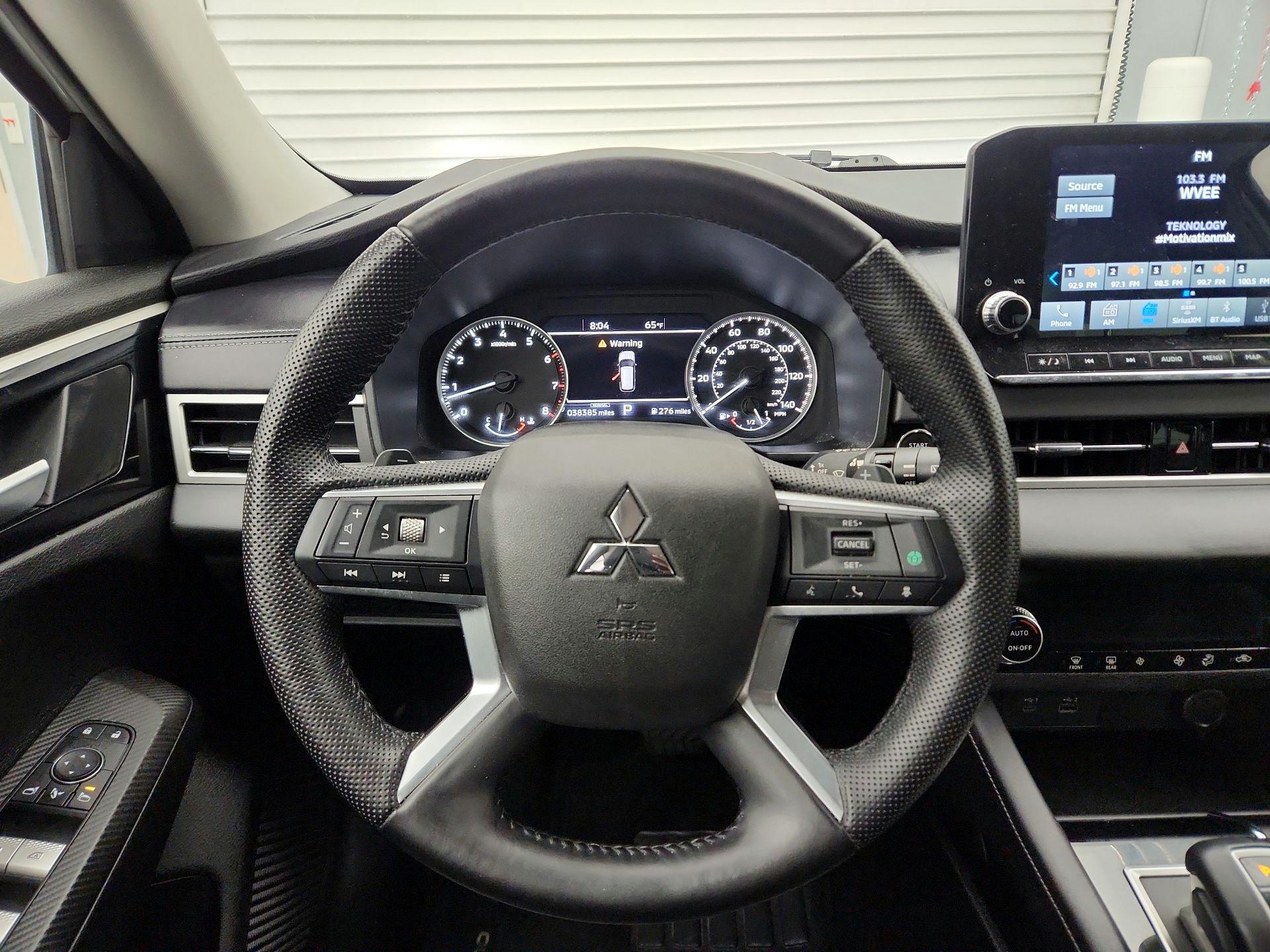 Thumbnail: 2023 Mitsubishi Outlander - 10