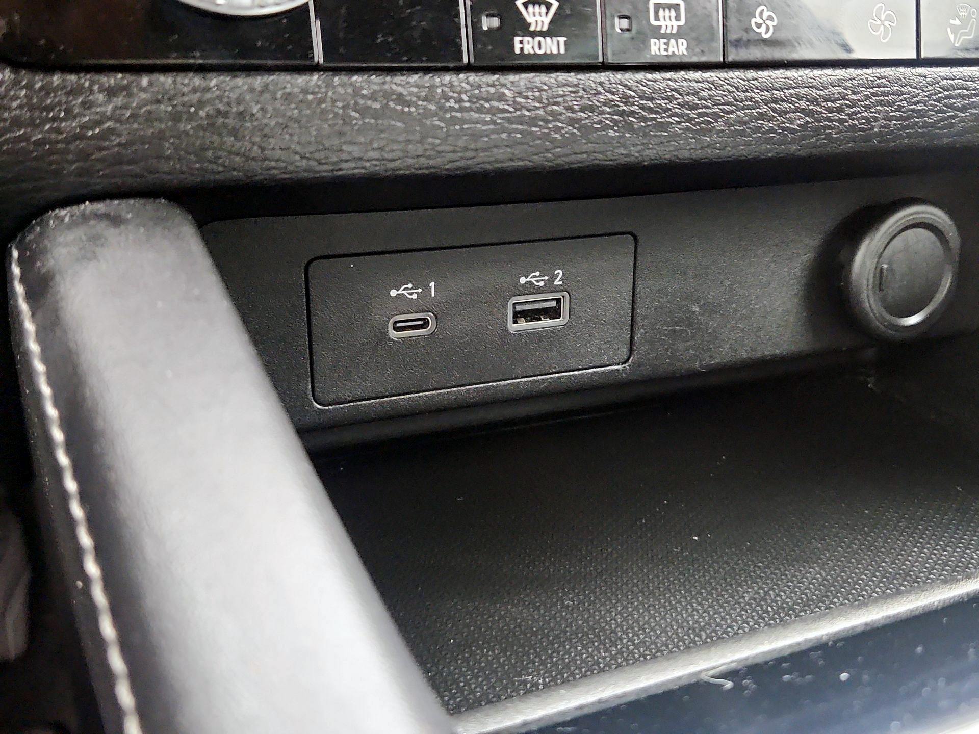 Thumbnail: 2023 Mitsubishi Outlander - 19