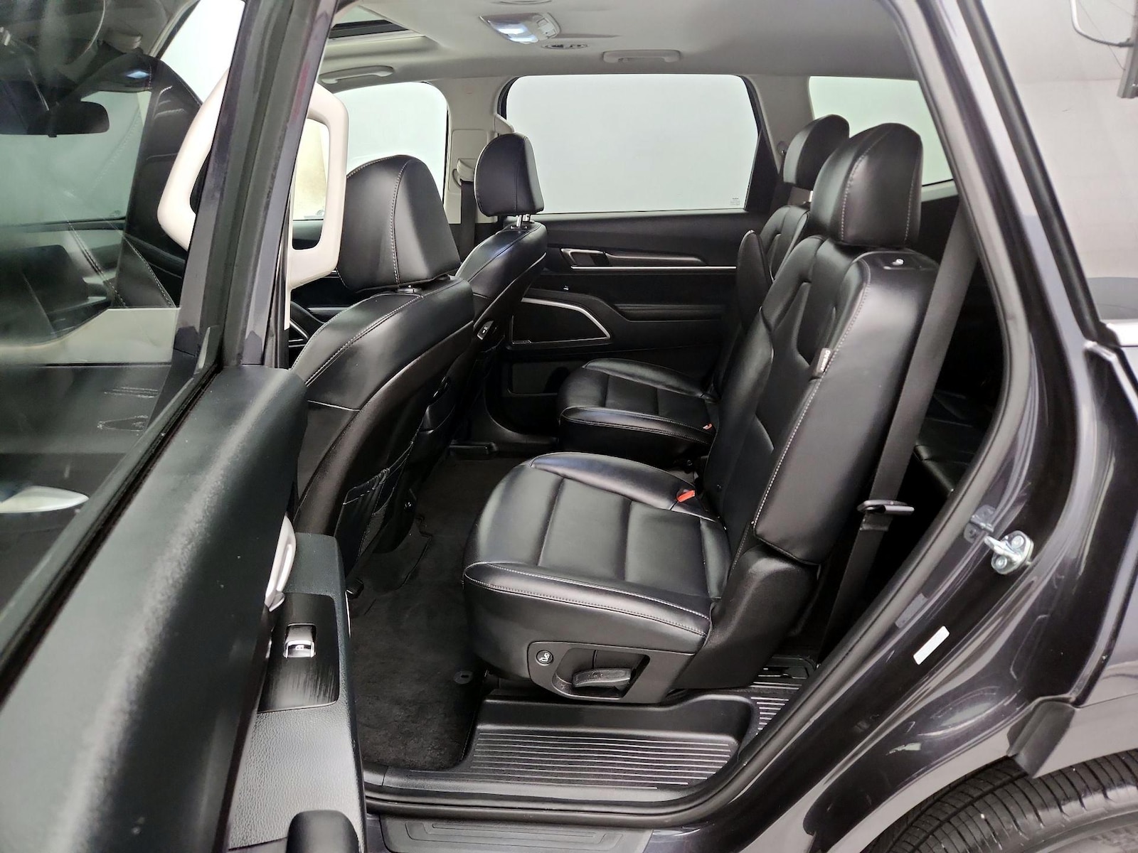 2025 Kia Telluride S - Photo 22