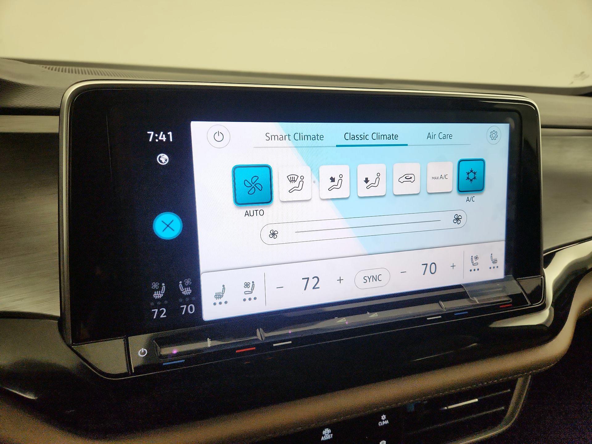 Thumbnail: 2025 Volkswagen Atlas - 16