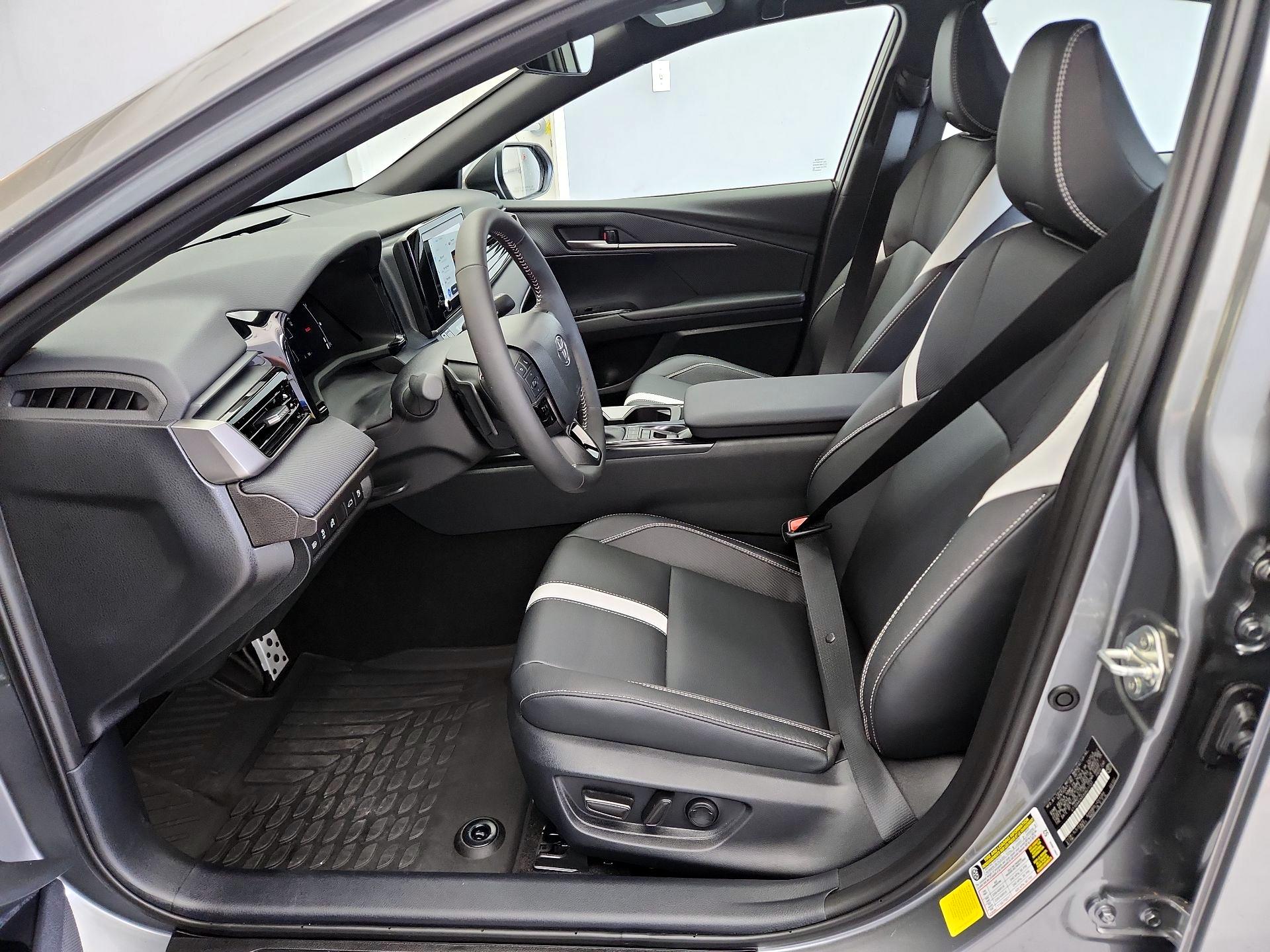 Thumbnail: 2025 Toyota Camry - 11