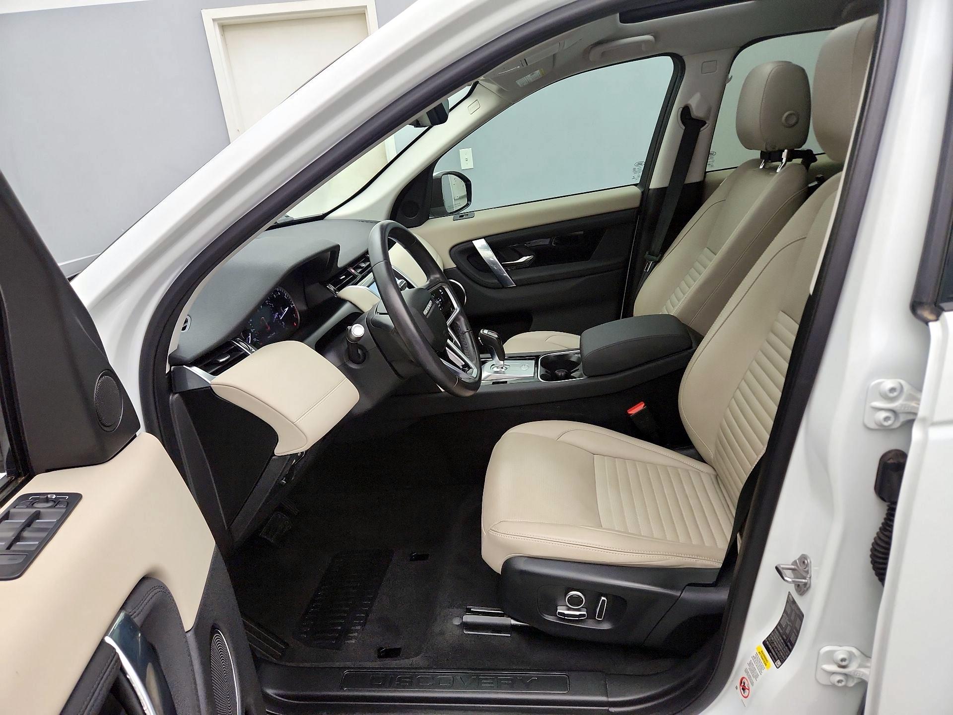 Thumbnail: 2022 Land Rover Discovery Sport - 11