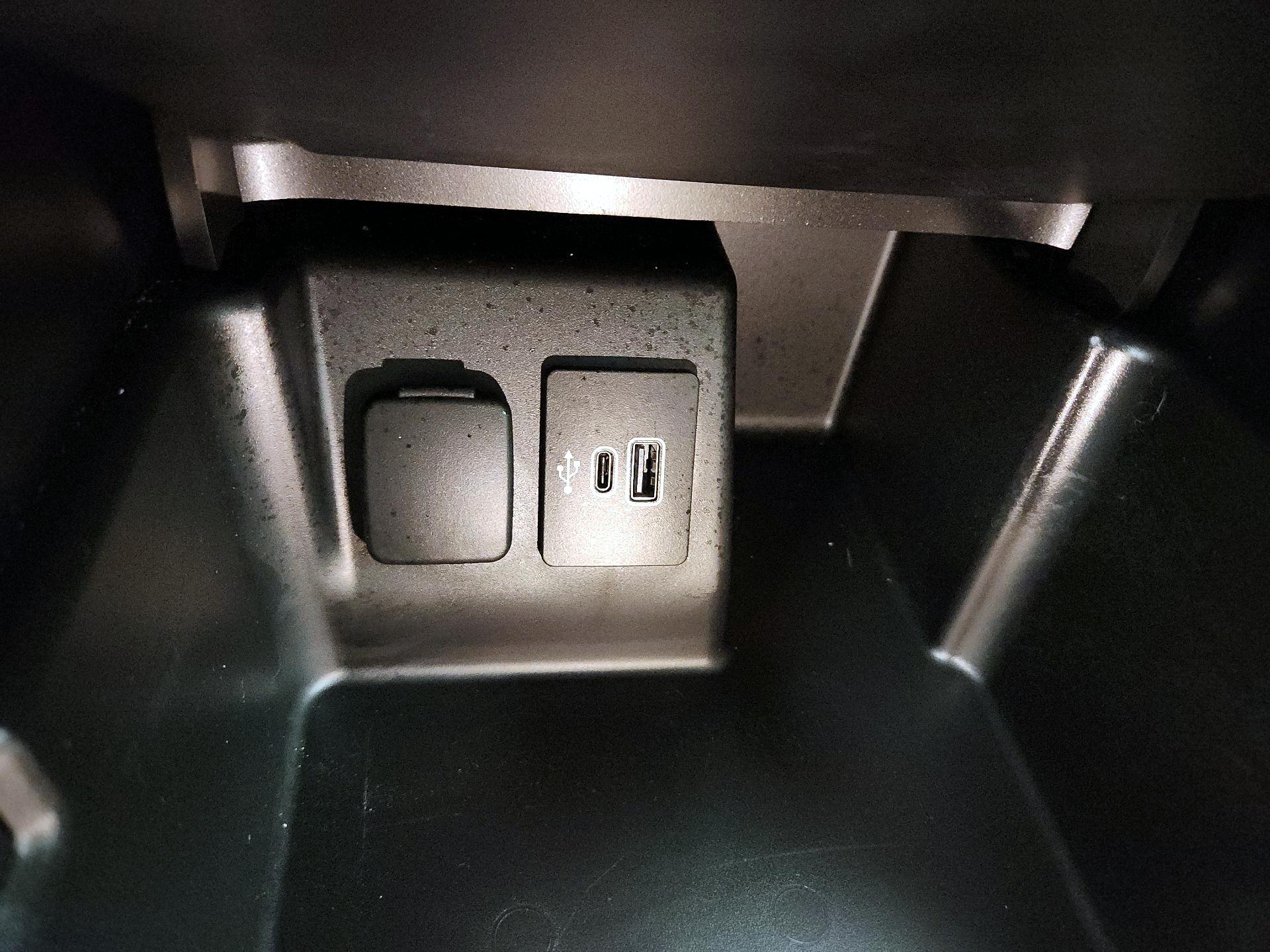 Thumbnail: 2025 Ford Explorer - 18