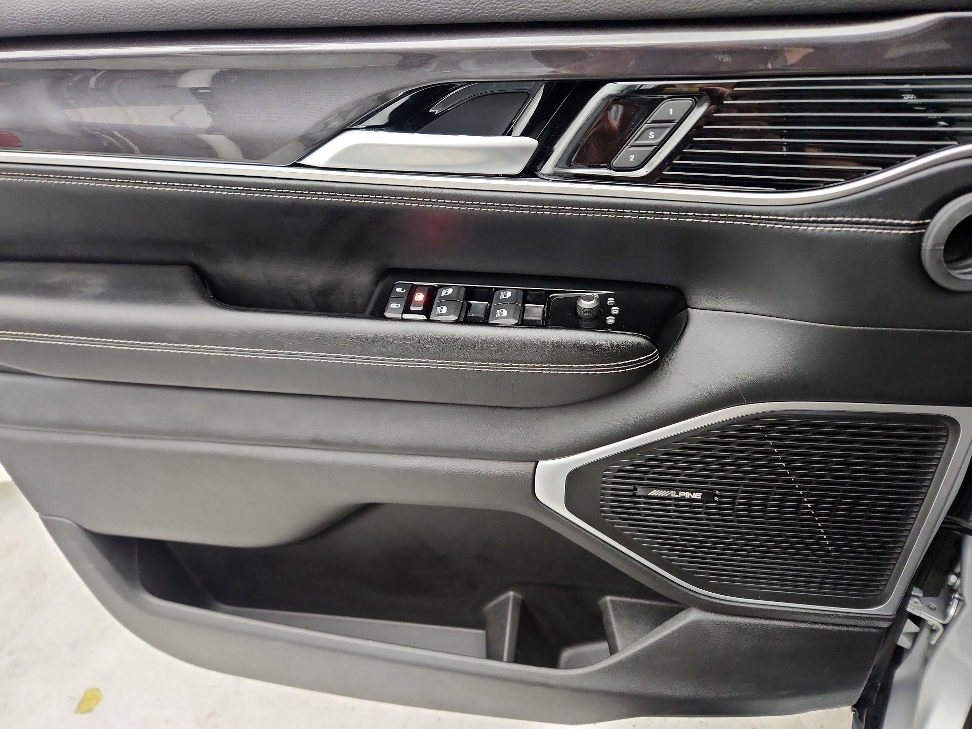 Thumbnail: 2024 Jeep Wagoneer - 12