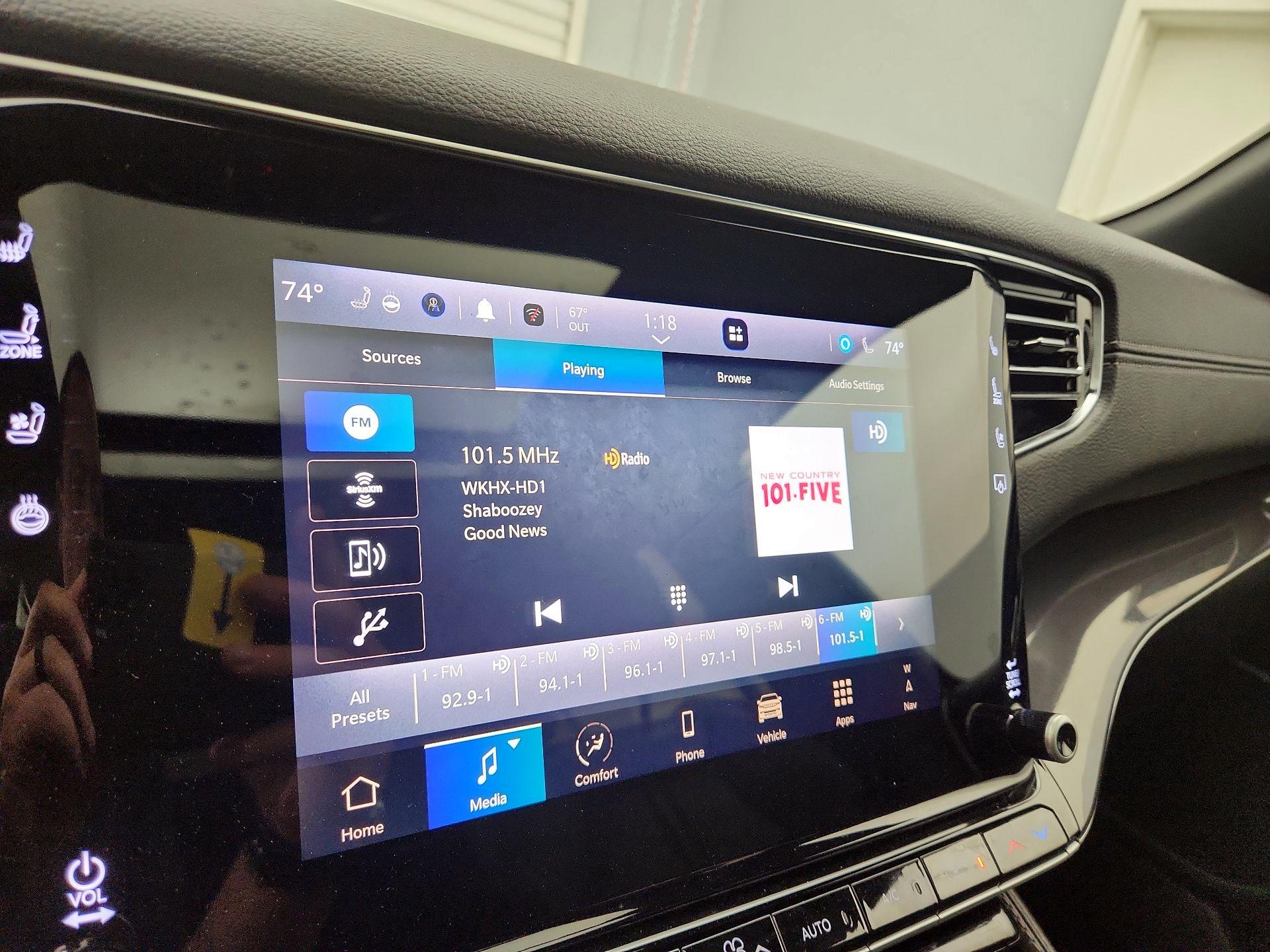 Thumbnail: 2024 Jeep Wagoneer - 16