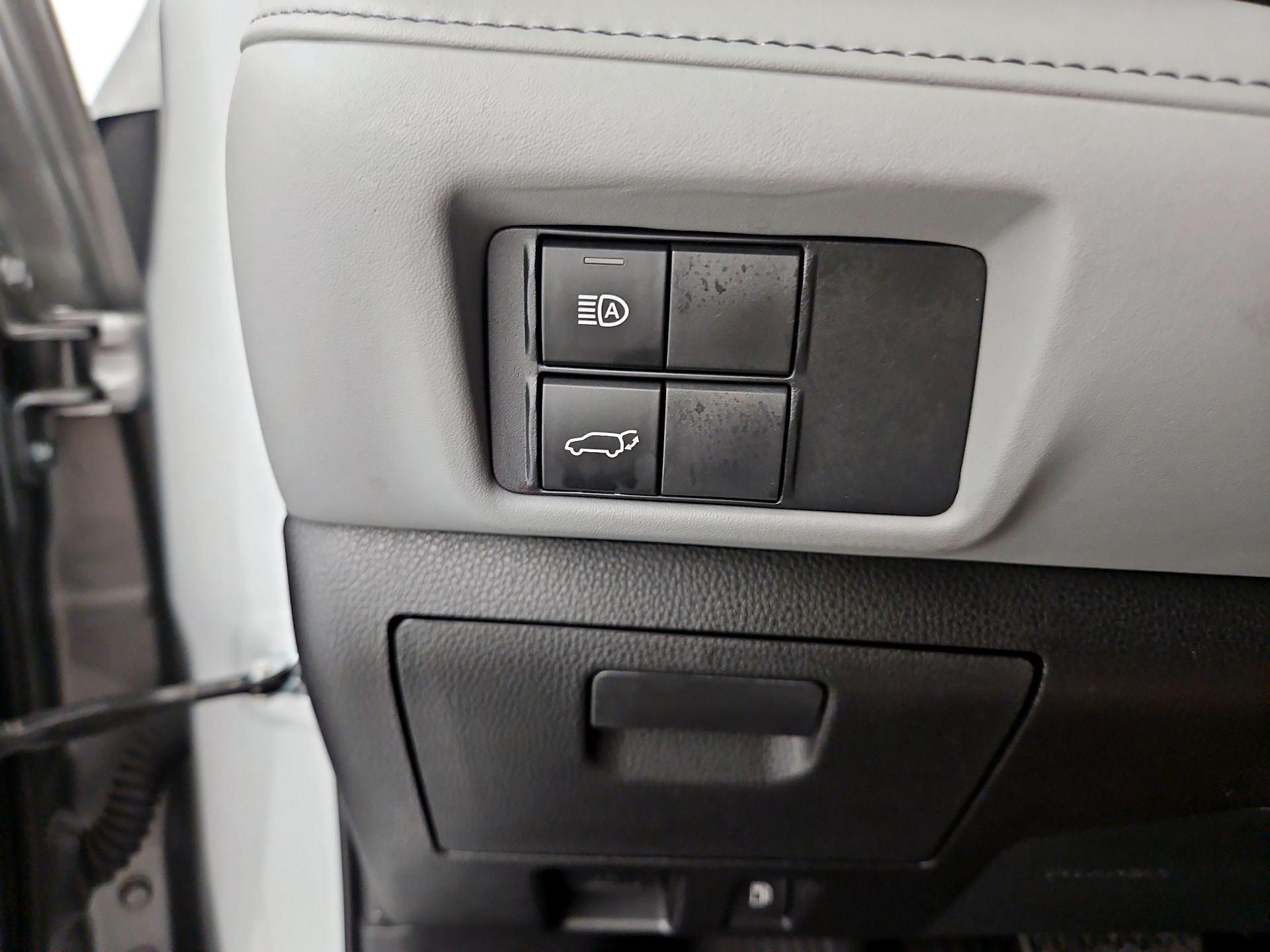 Thumbnail: 2021 Toyota Highlander - 13