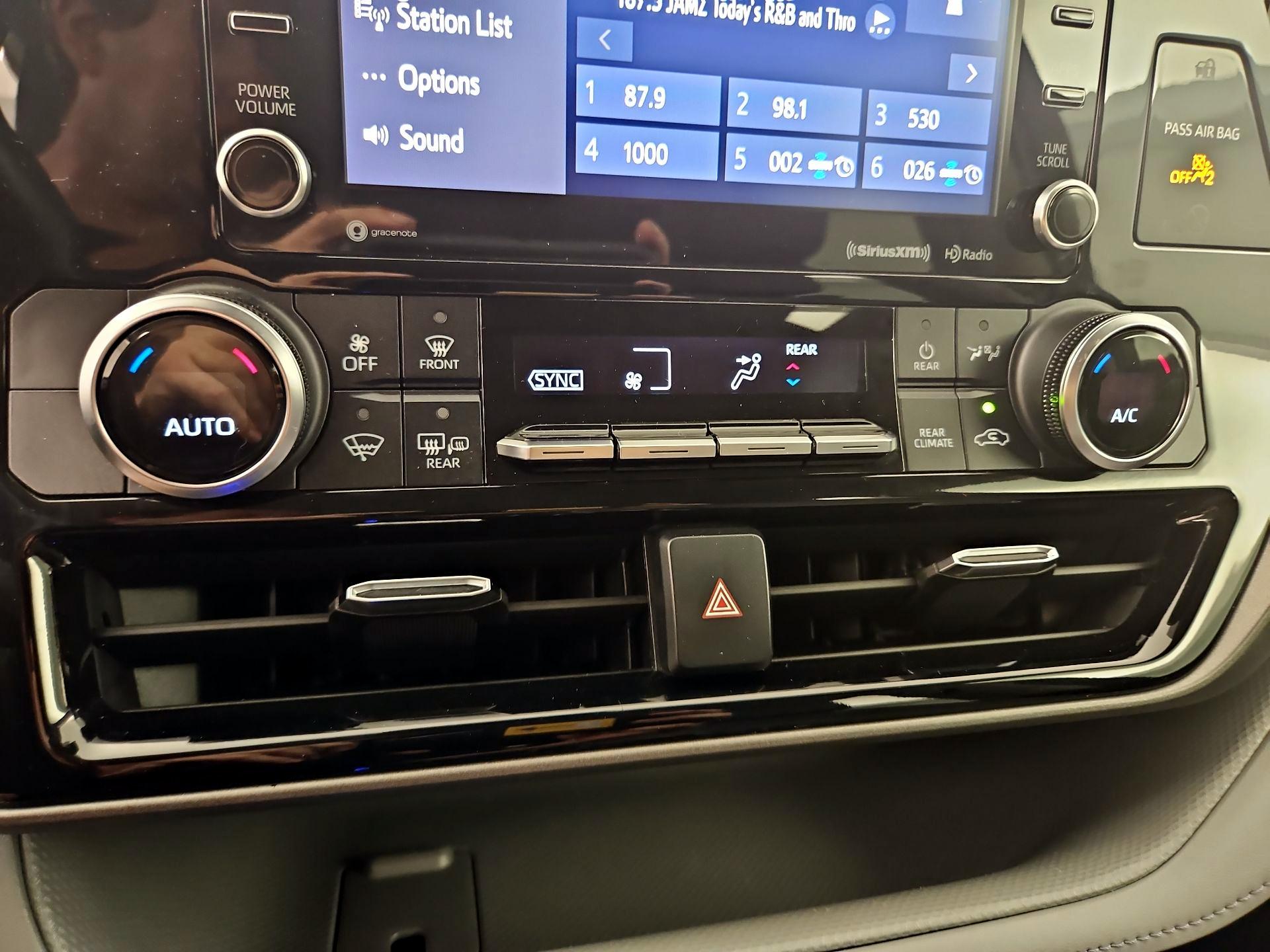 Thumbnail: 2021 Toyota Highlander - 16