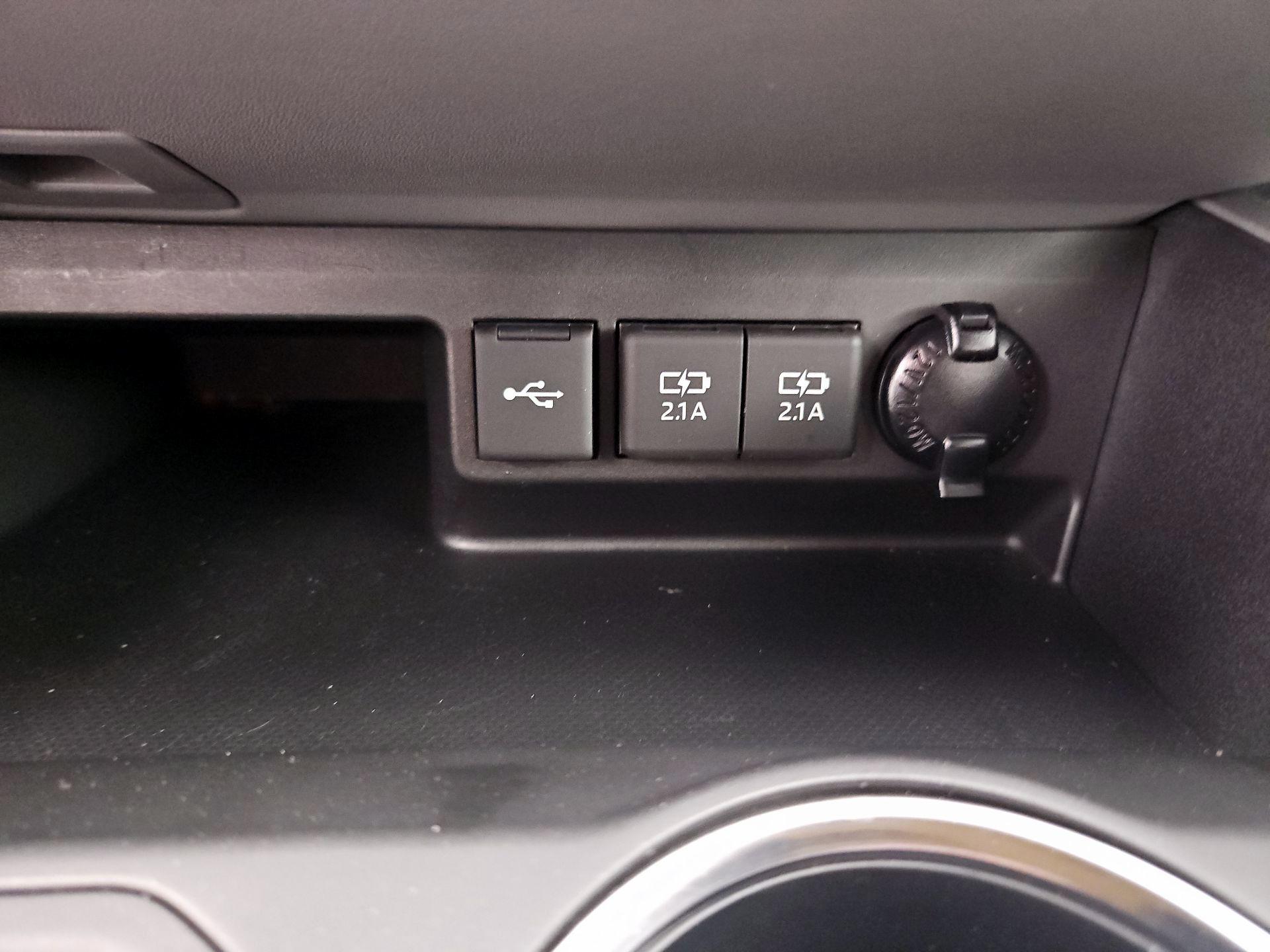 Thumbnail: 2021 Toyota Highlander - 18