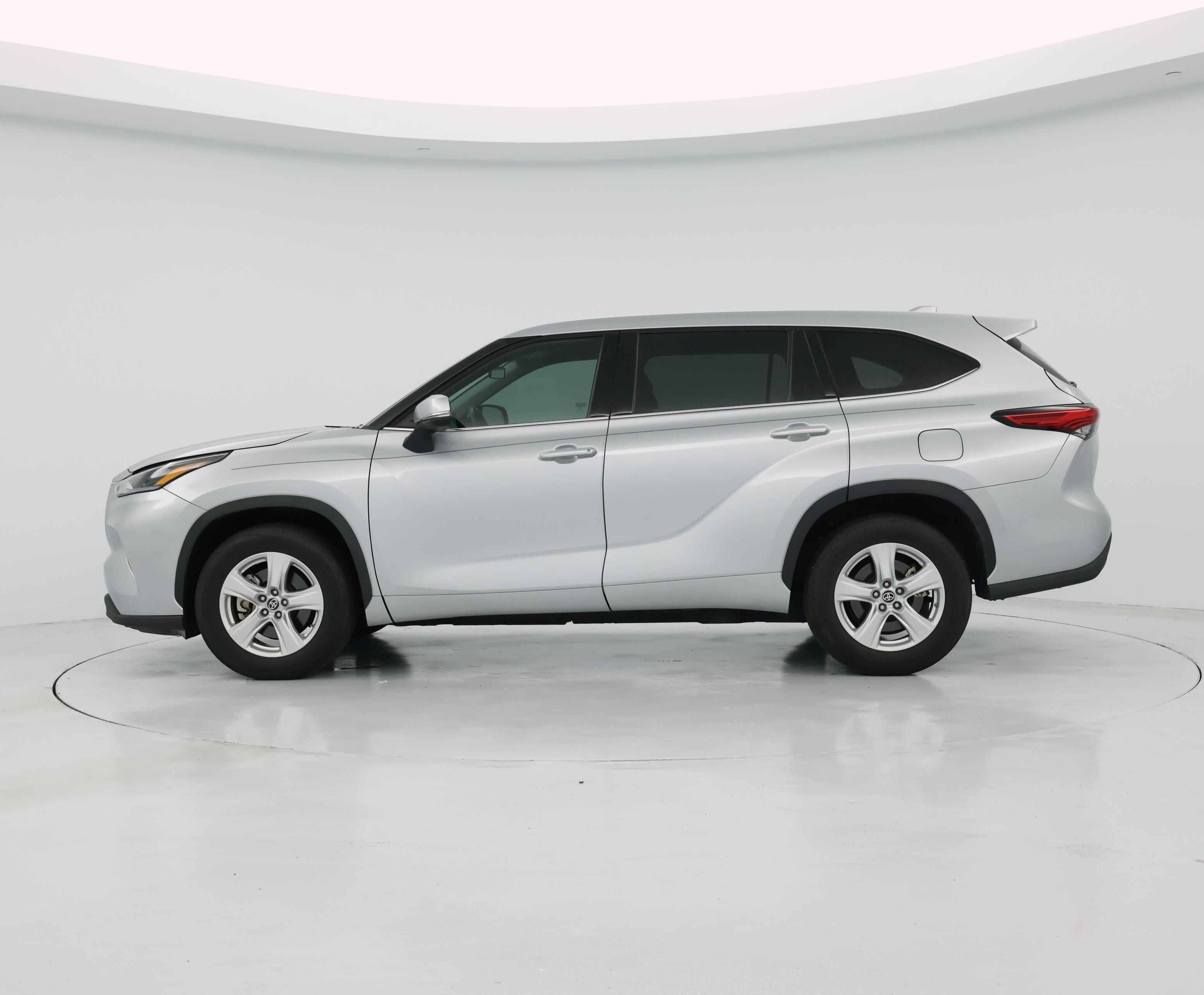 Thumbnail: 2021 Toyota Highlander - 3