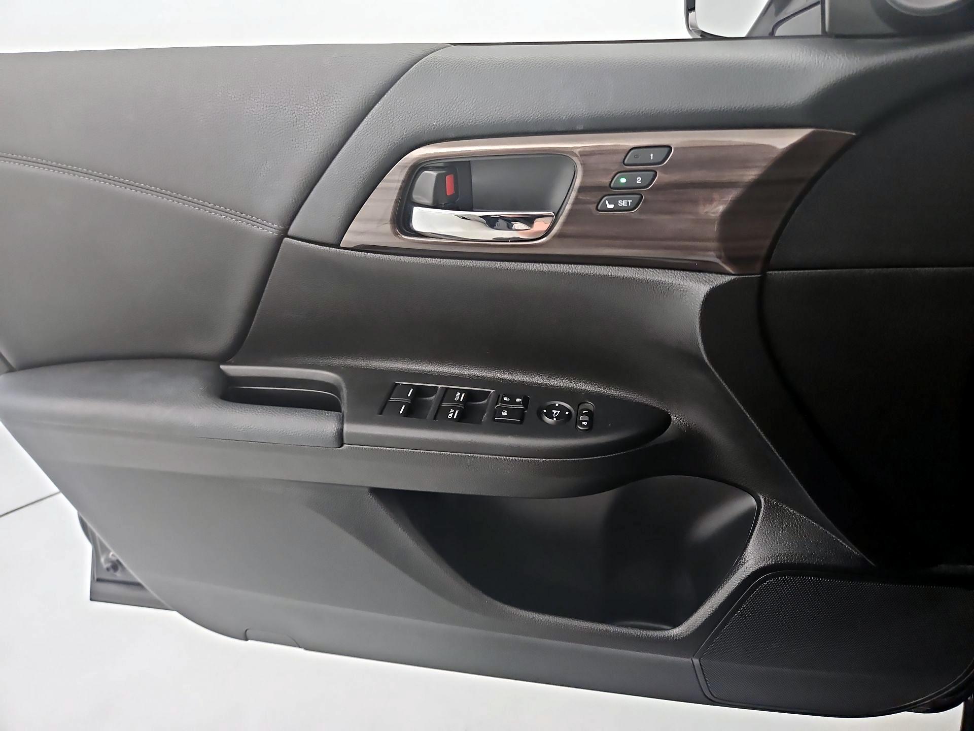 Thumbnail: 2017 Honda Accord - 12