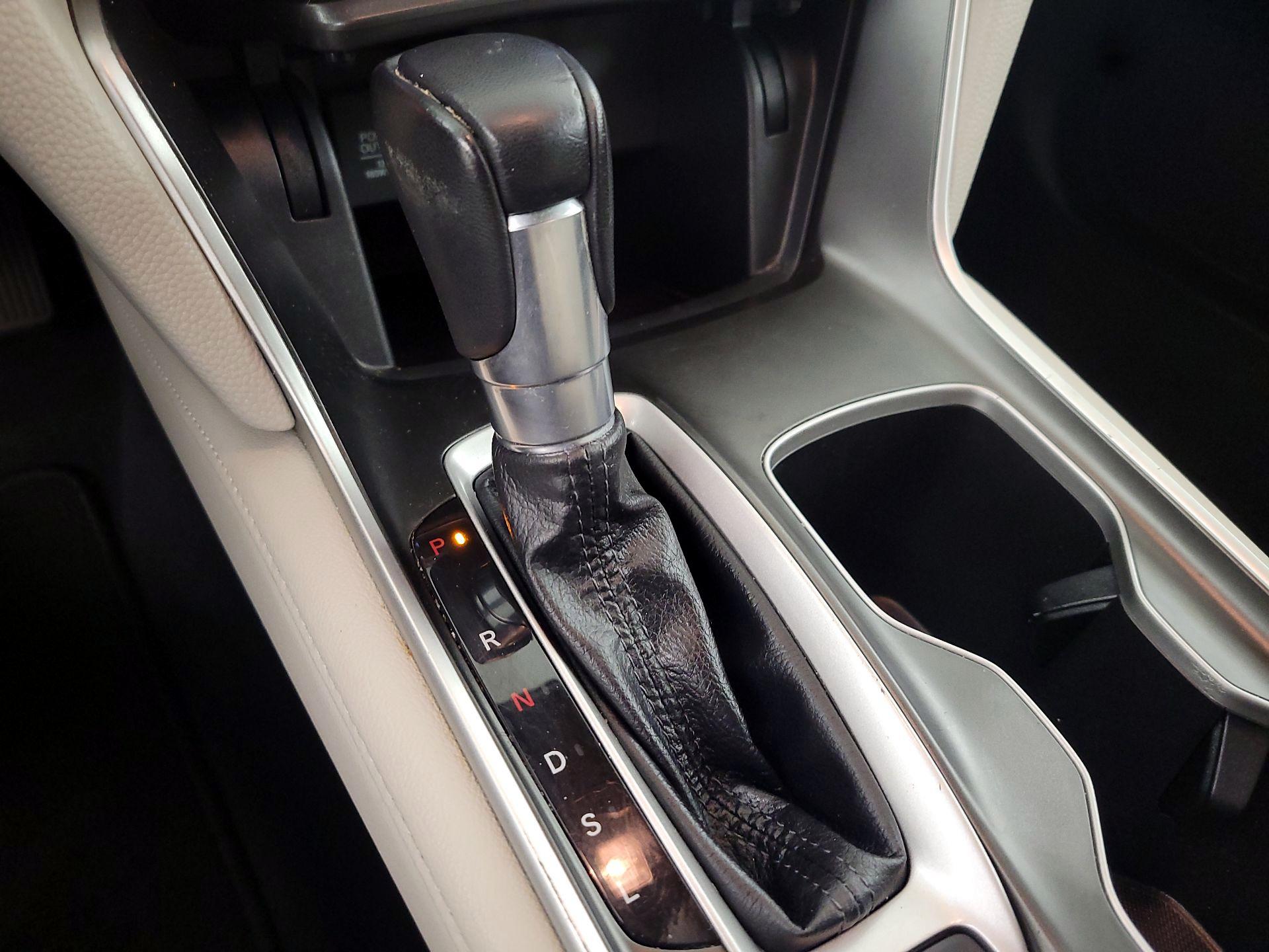 Thumbnail: 2019 Honda Accord - 17