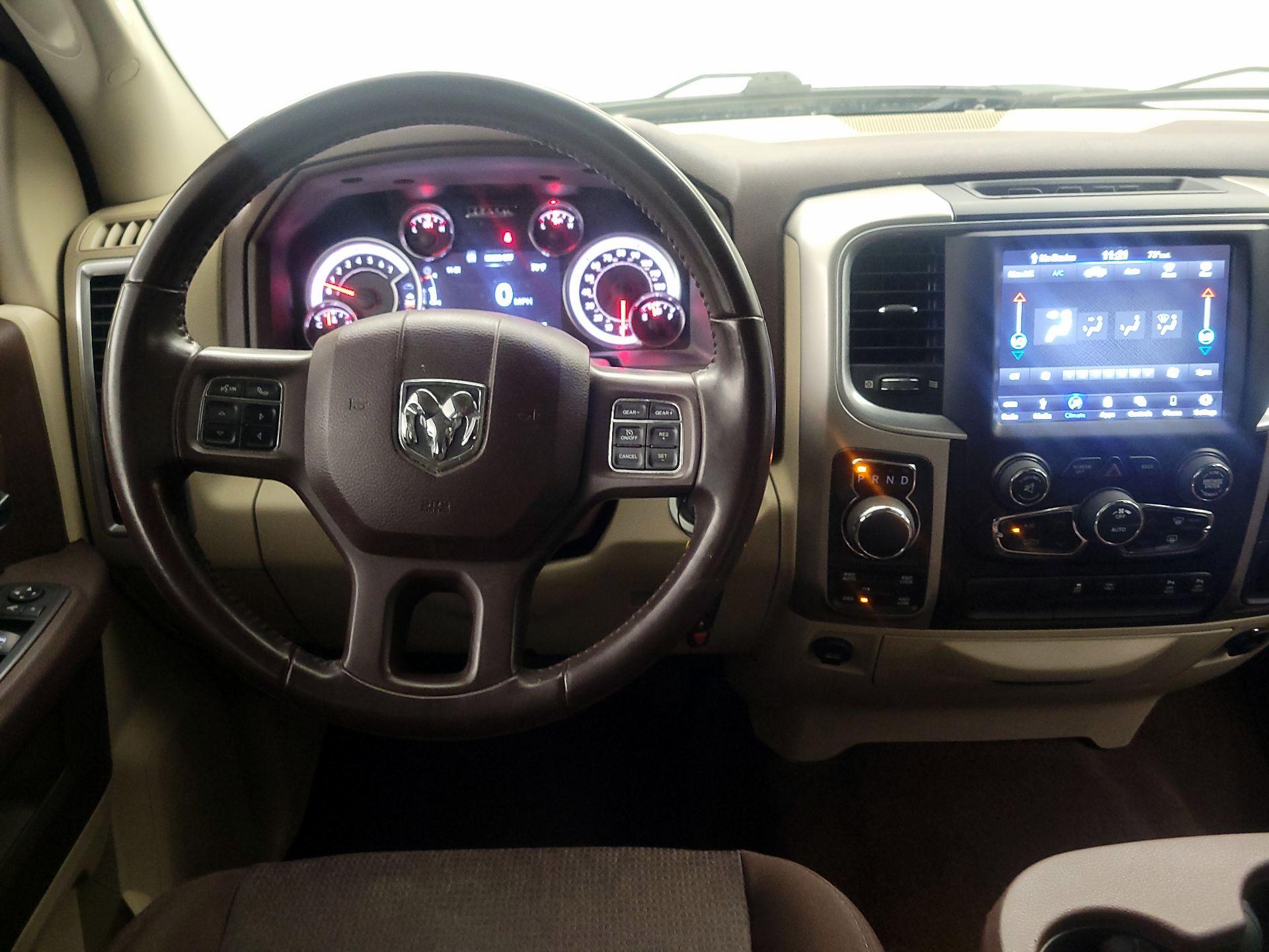 Thumbnail: 2019 RAM 1500 Classic - 10