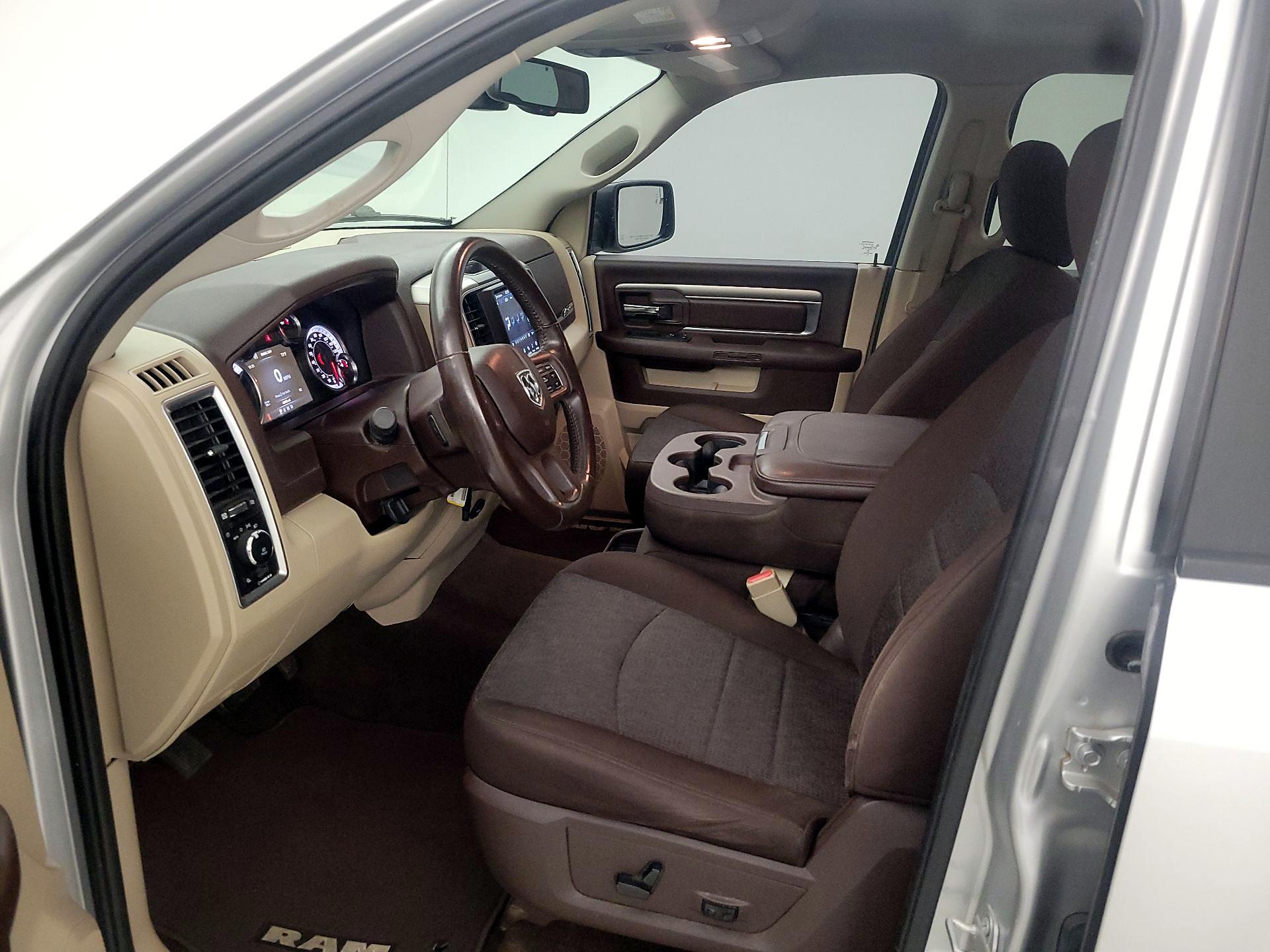 Thumbnail: 2019 RAM 1500 Classic - 11