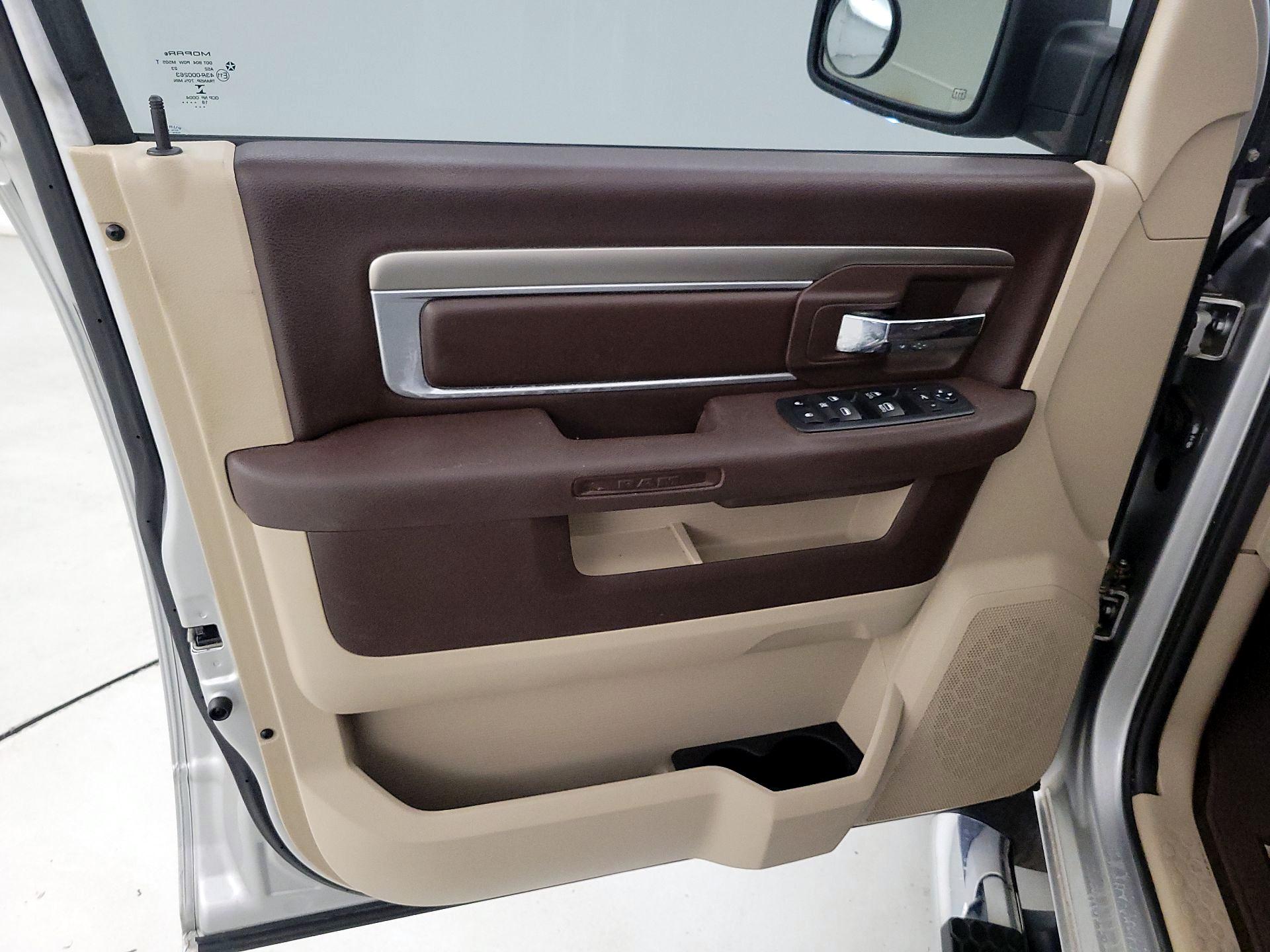 Thumbnail: 2019 RAM 1500 Classic - 12