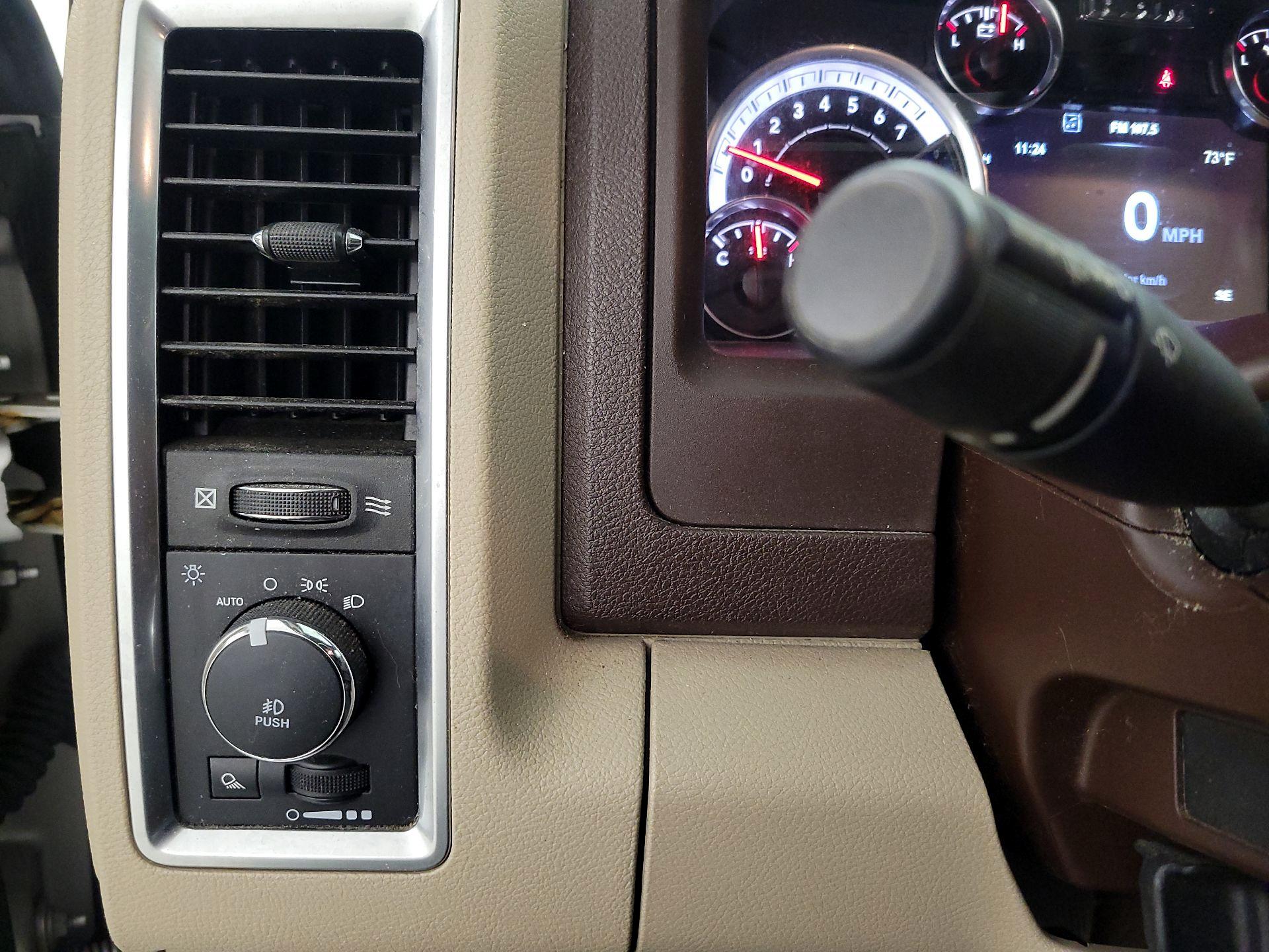 Thumbnail: 2019 RAM 1500 Classic - 13