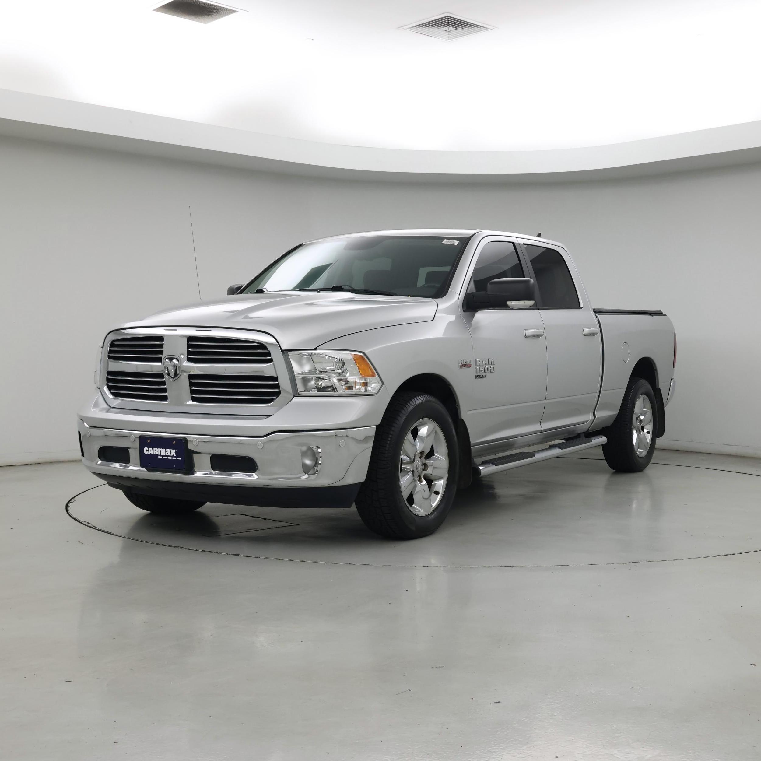 Thumbnail: 2019 RAM 1500 Classic - 4