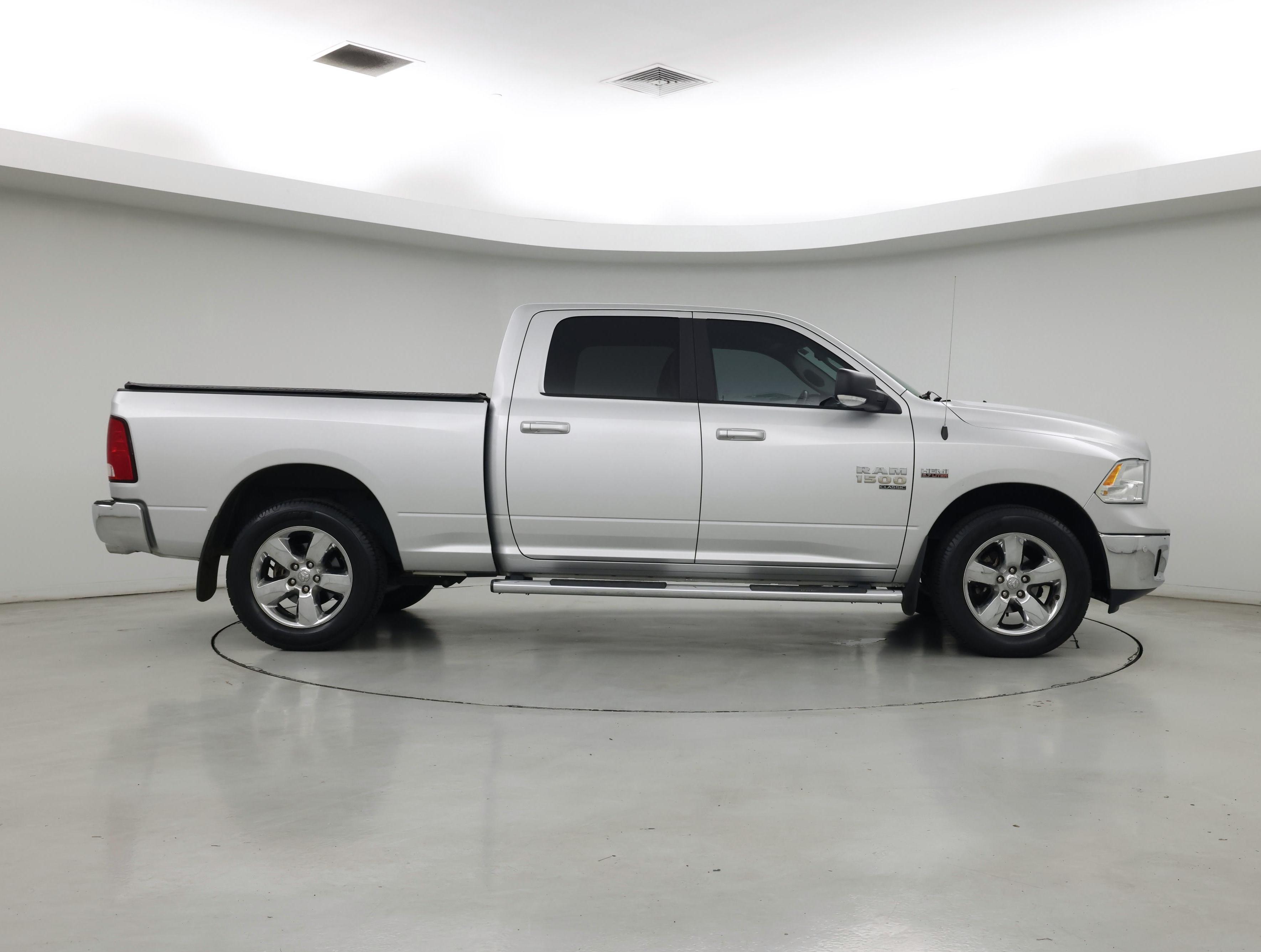 Thumbnail: 2019 RAM 1500 Classic - 7