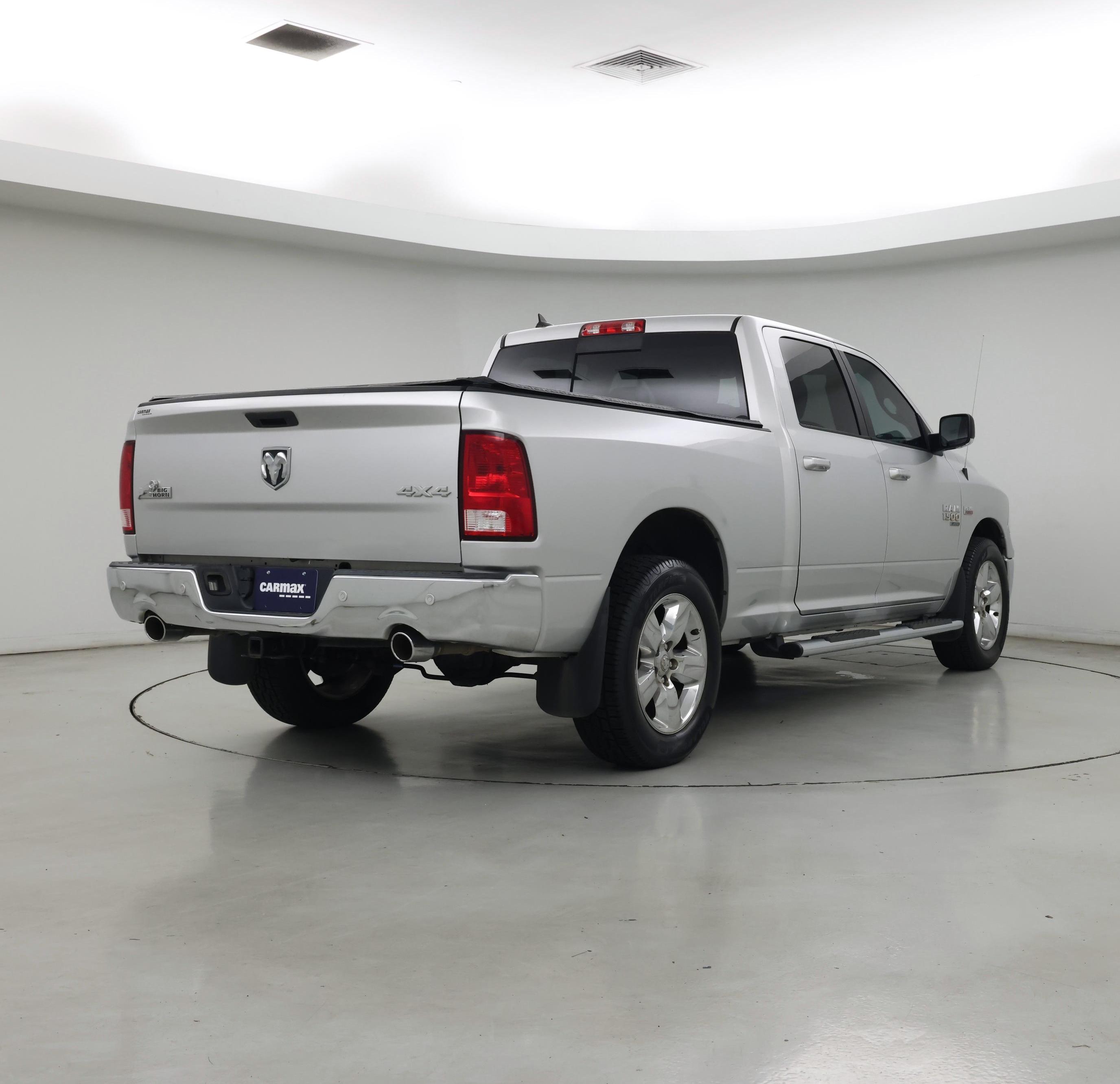 Thumbnail: 2019 RAM 1500 Classic - 8