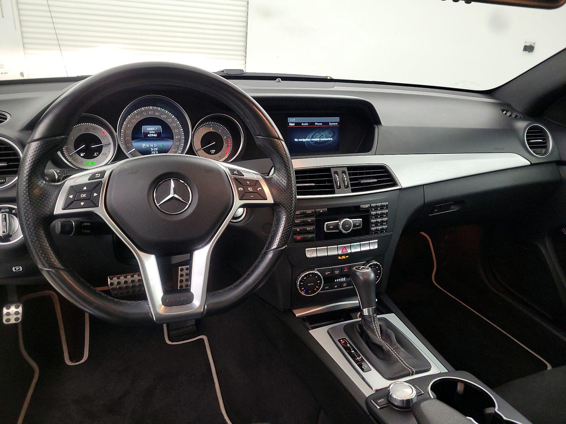 Thumbnail: 2015 Mercedes-Benz C-Class - 9