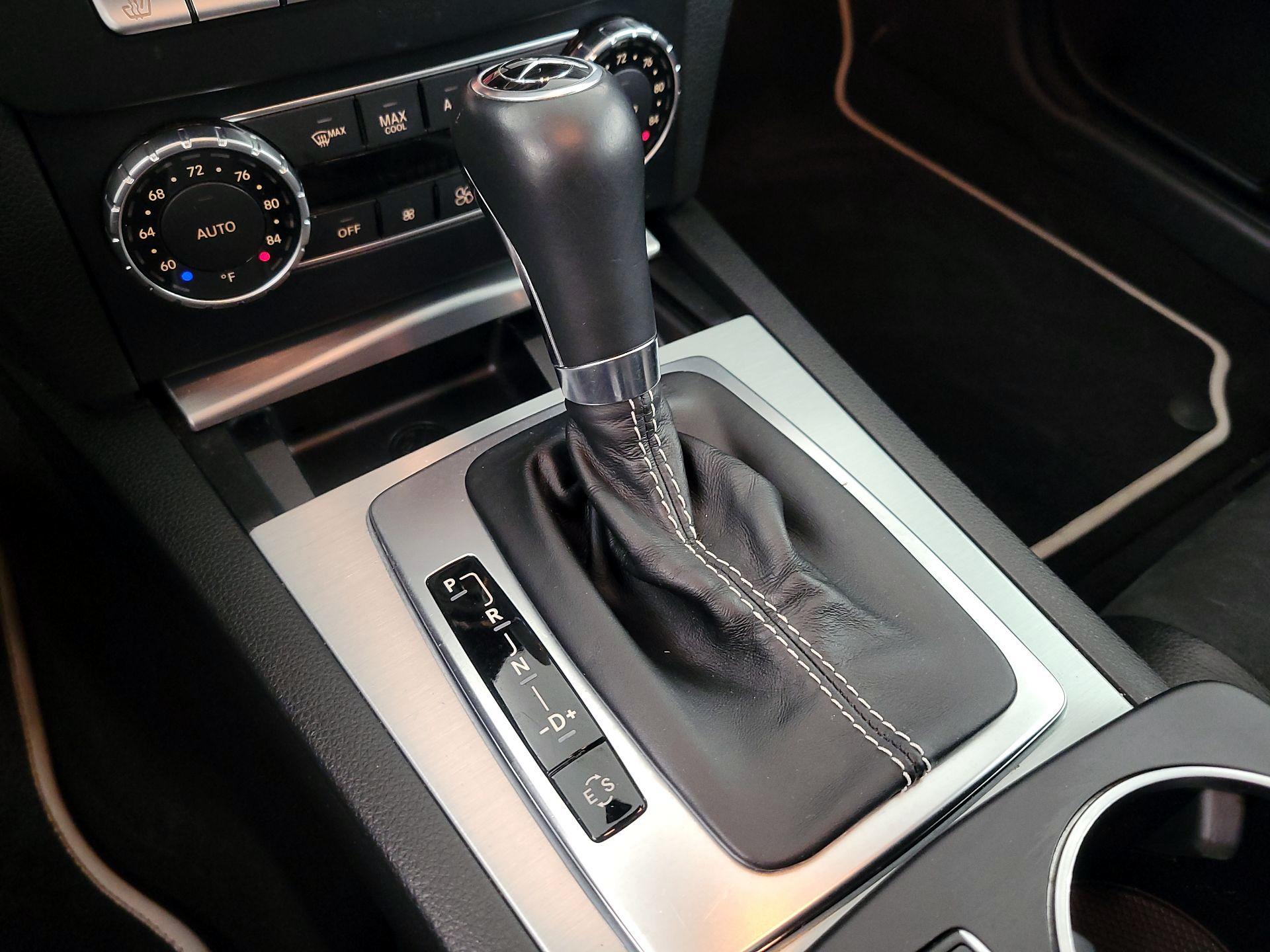 Thumbnail: 2015 Mercedes-Benz C-Class - 16