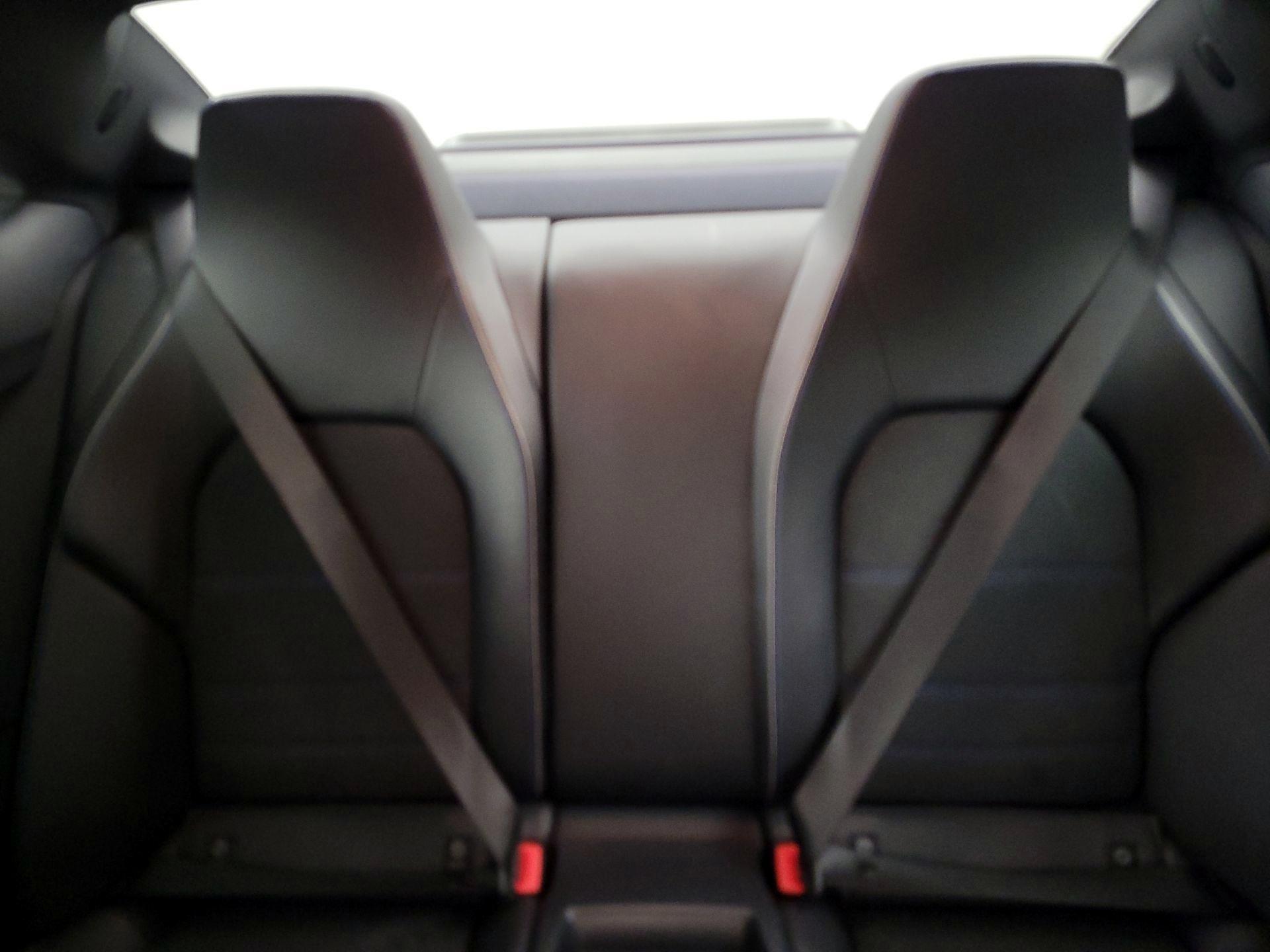 Thumbnail: 2015 Mercedes-Benz C-Class - 19