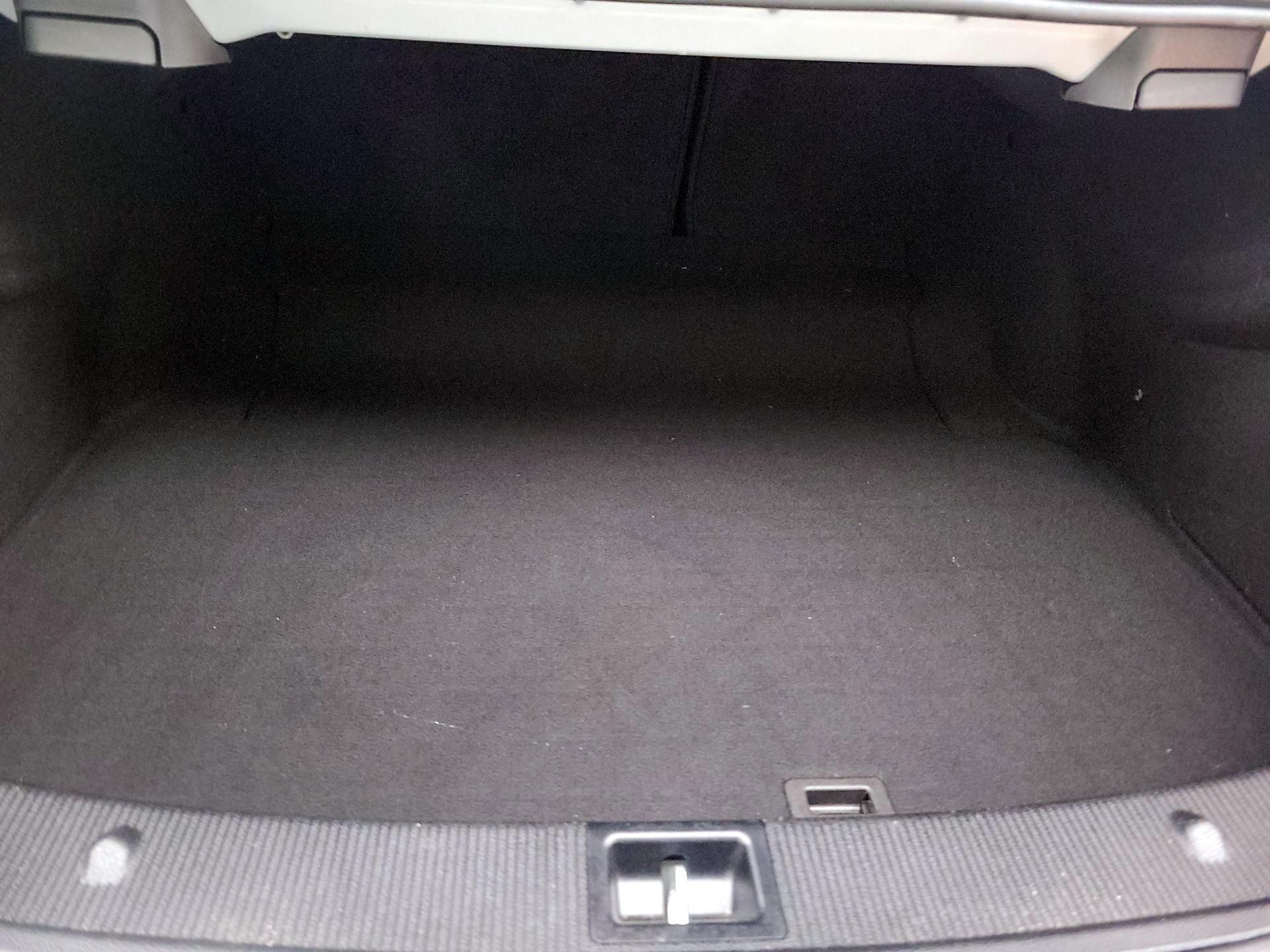 Thumbnail: 2015 Mercedes-Benz C-Class - 20