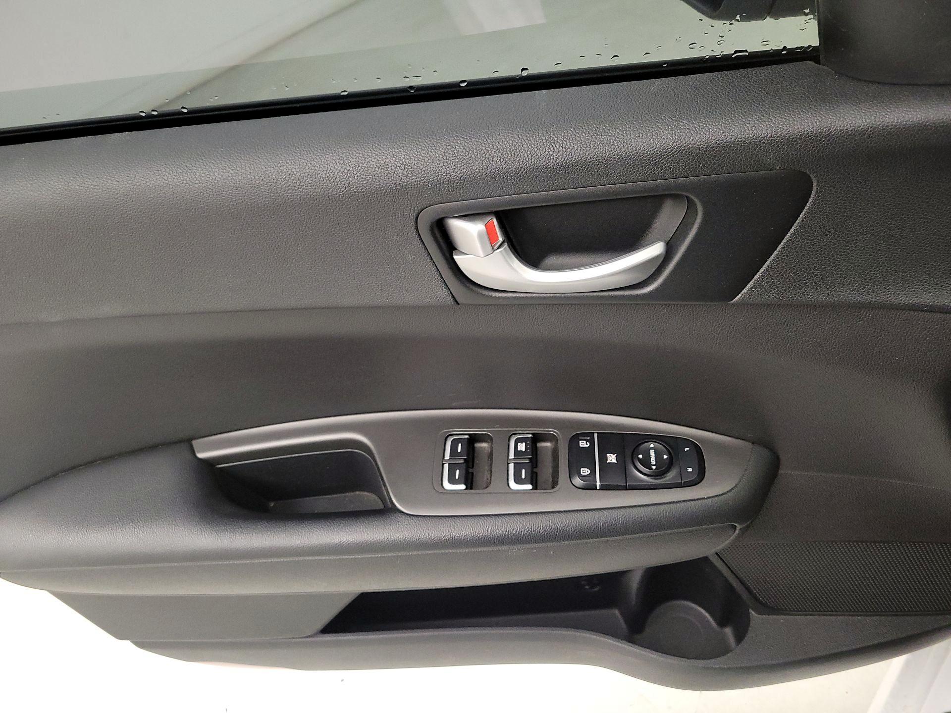 Thumbnail: 2017 Kia Optima - 12