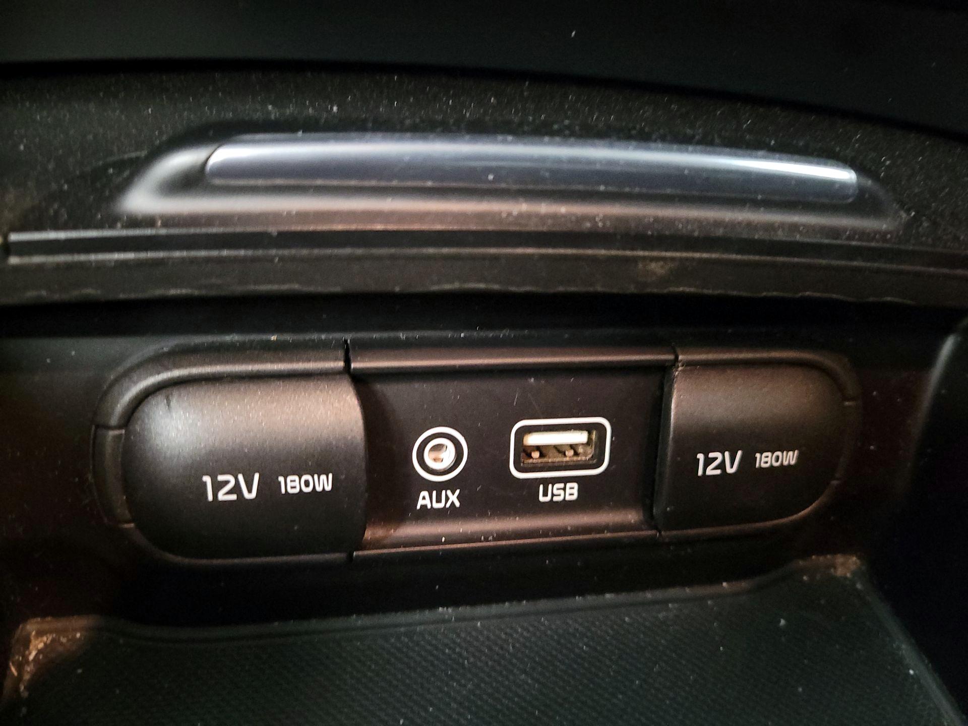 Thumbnail: 2017 Kia Optima - 18