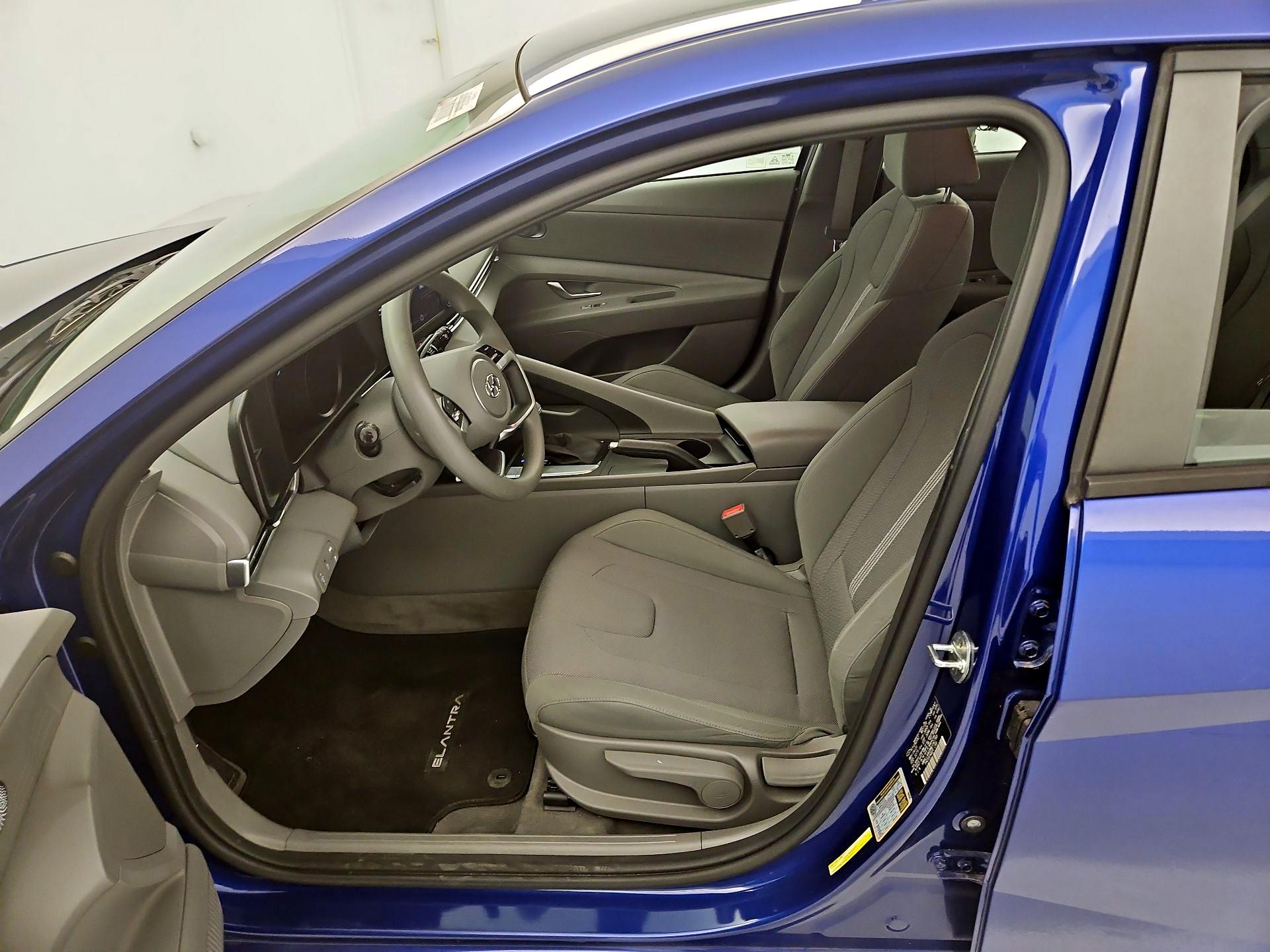 Thumbnail: 2021 Hyundai Elantra - 11